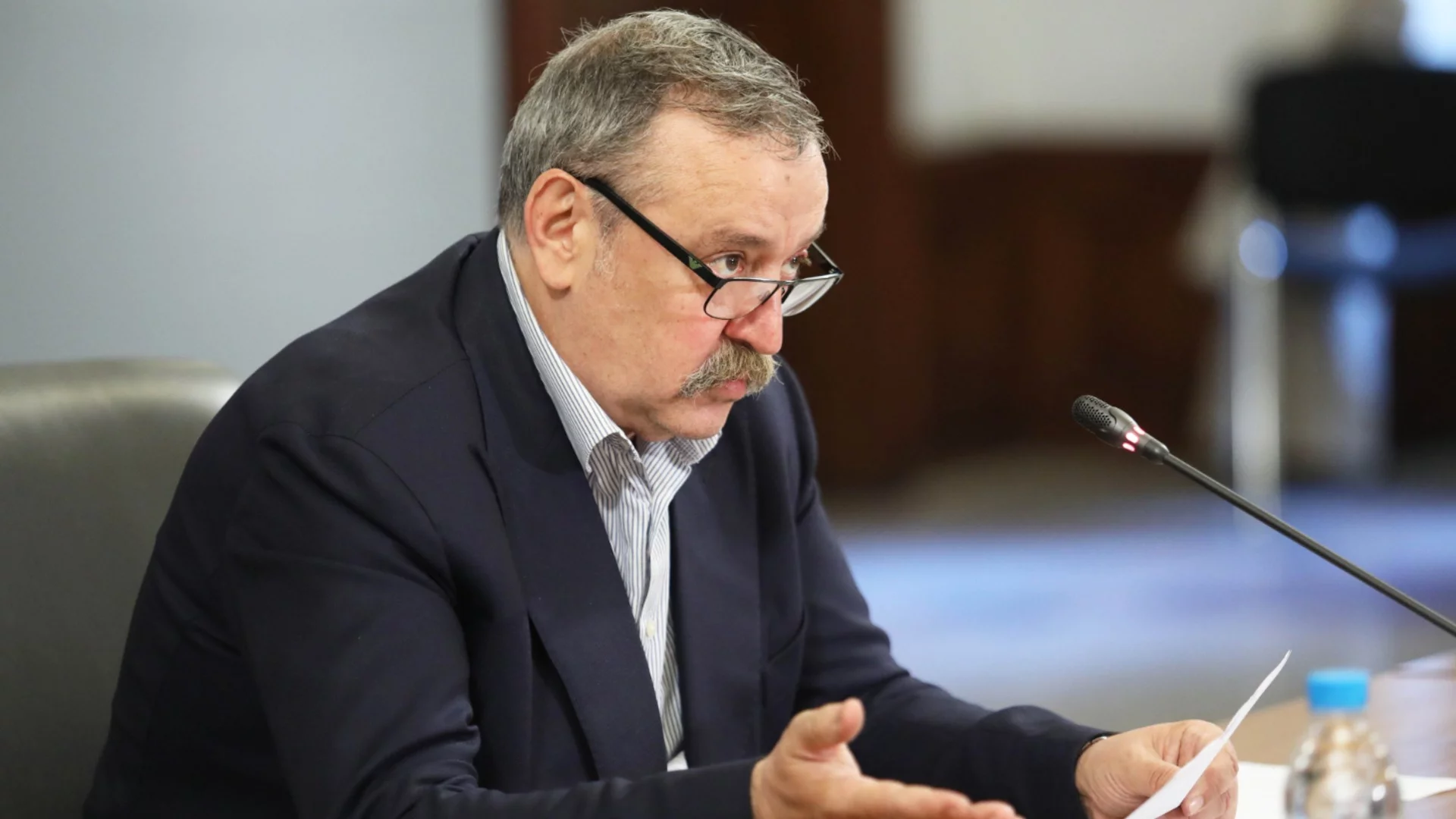 Първи случай на коремен тиф у нас, вече върлува и опасният вирус по морските дарове, който ослепява