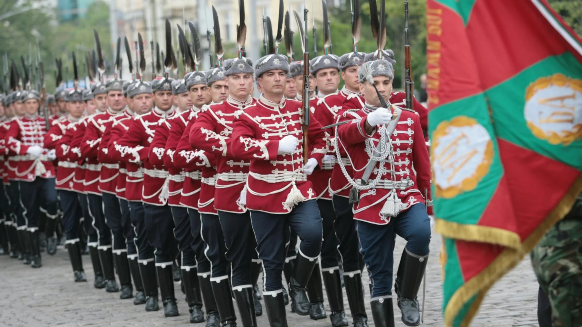 Пари или безхаберие: Парад на Гергьовден няма да има?