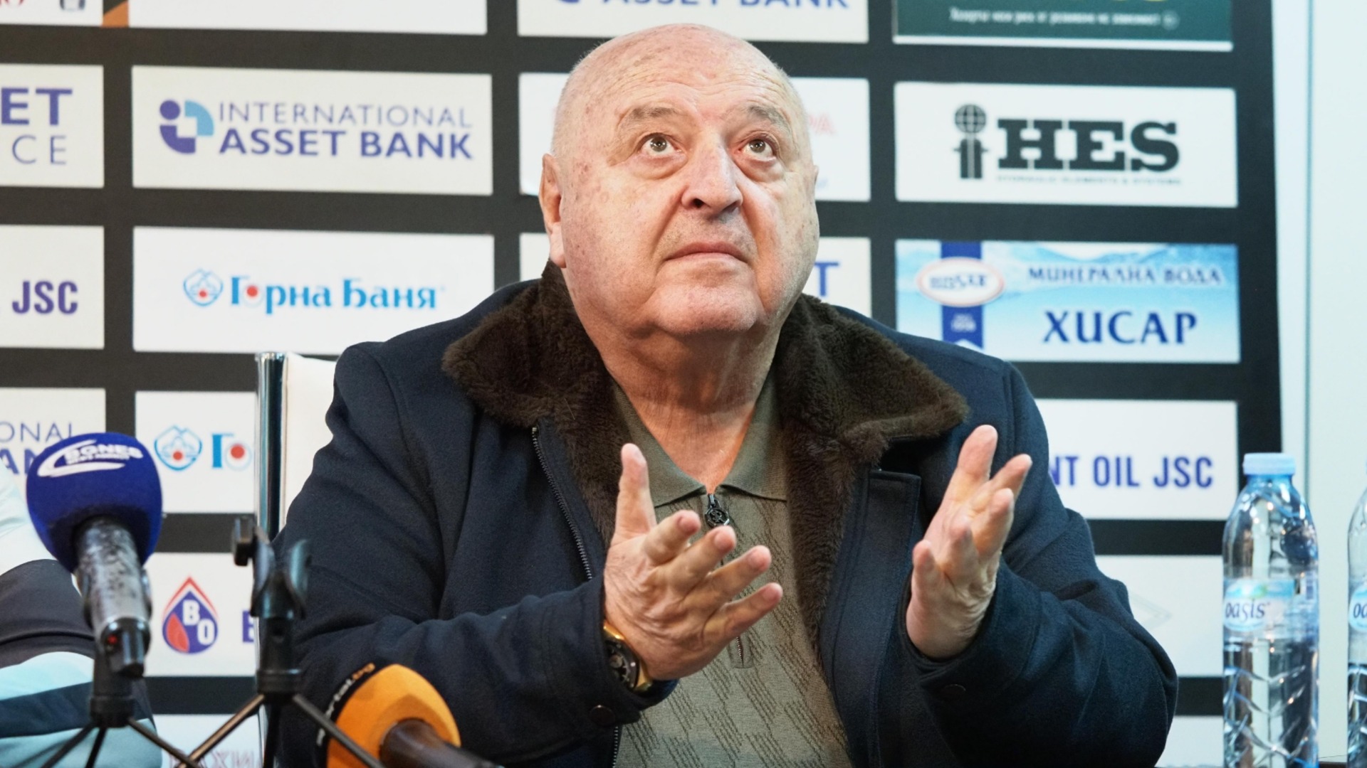 Венци Стефанов се възмути от некомпетентността на феновете на Славия след призивите им за оставка