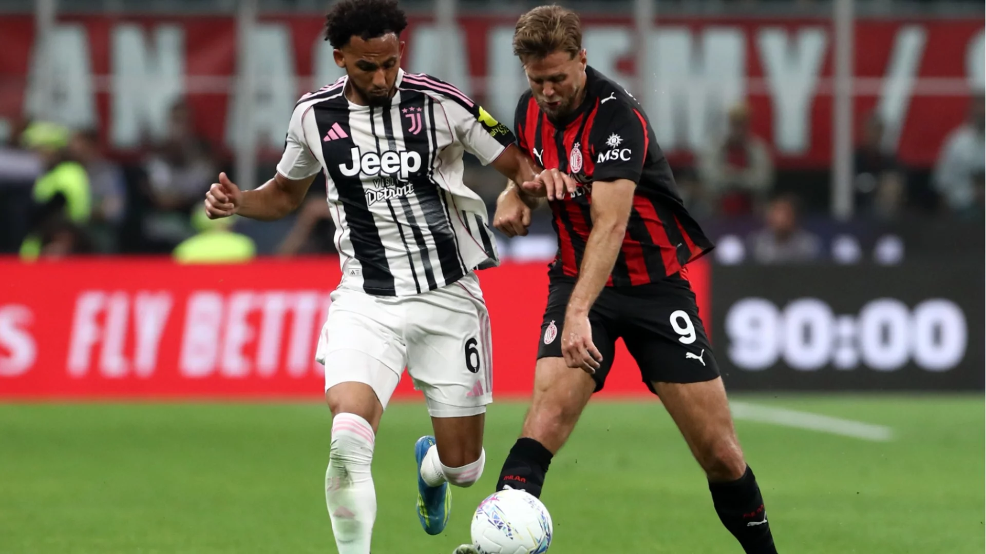 Милан и Юве не решиха битката за топ 4, Интер стъпи накриво