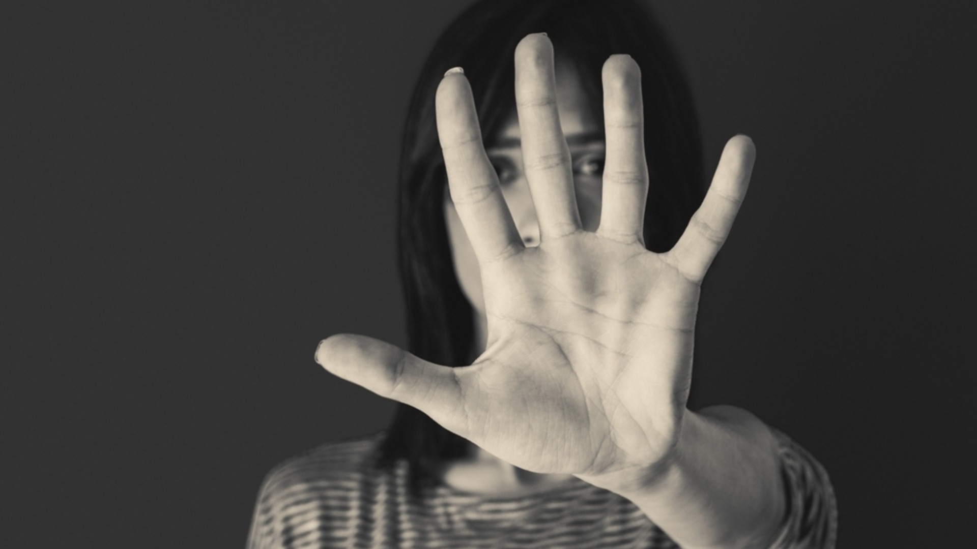 Край на безнаказаността: Румъния въвежда доживотен затвор за убийство на жени