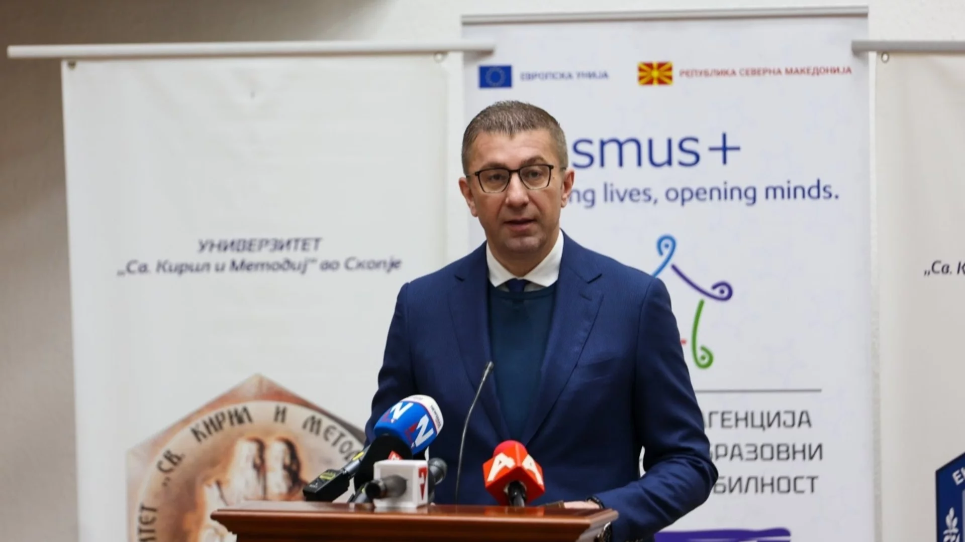 “Пълна антитеза“: Мицкоски се жалва от оценката на Вайц за Северна Македония