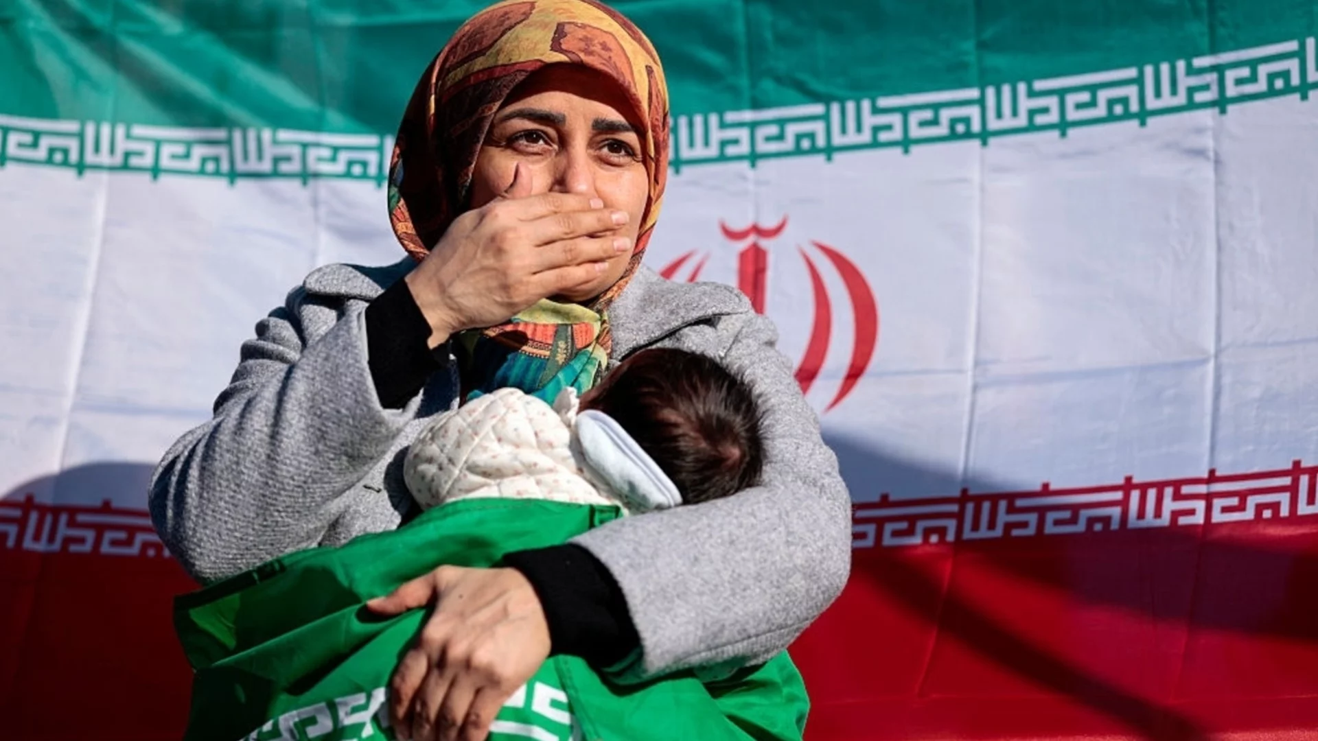 Без телефон и интернет: как децата в Иран учат дистанционно