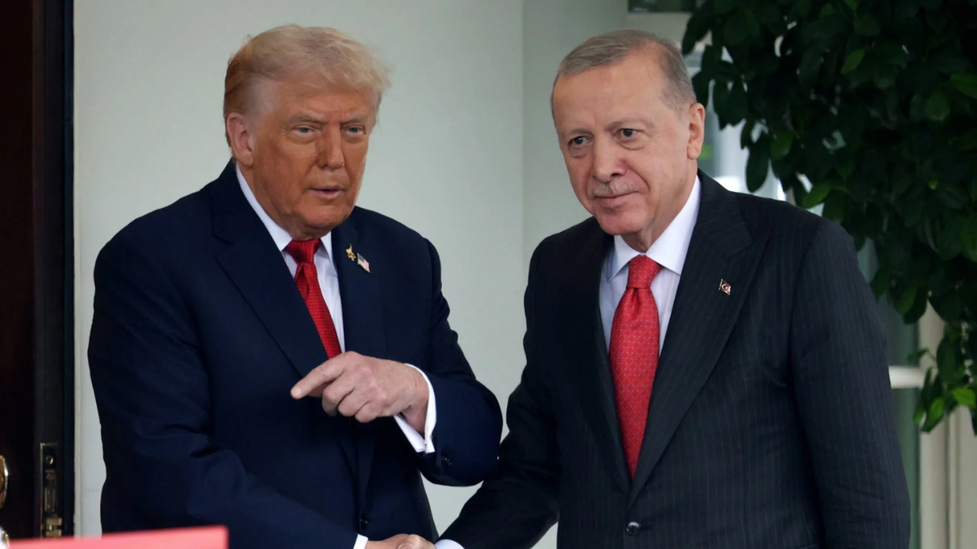 След стрелбата във Вашингтон: Ердоган предлага подкрепа на Тръмп