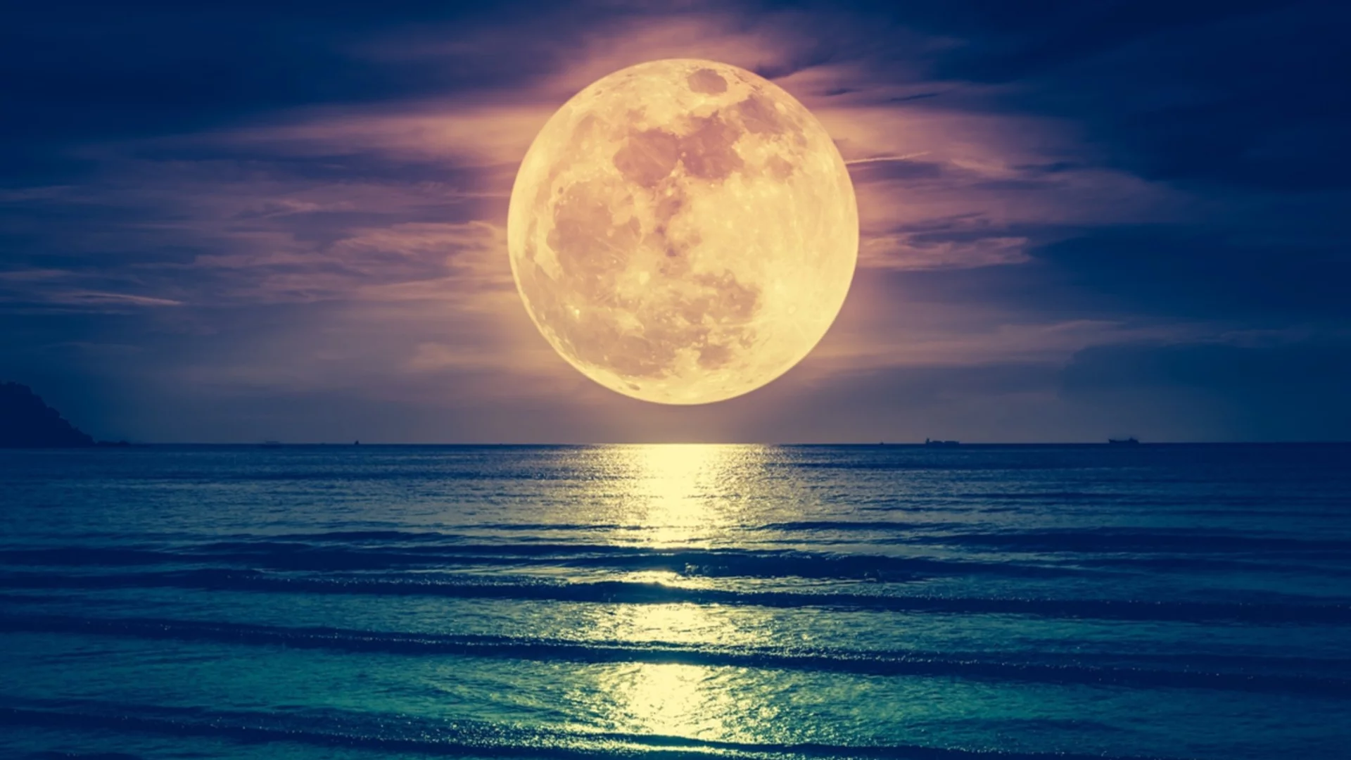 Хороскоп за утре, 1 май: Пълнолунието ще освети пътя на щастието пред Водолеите и ще върне светлината в очите на Скорпионите