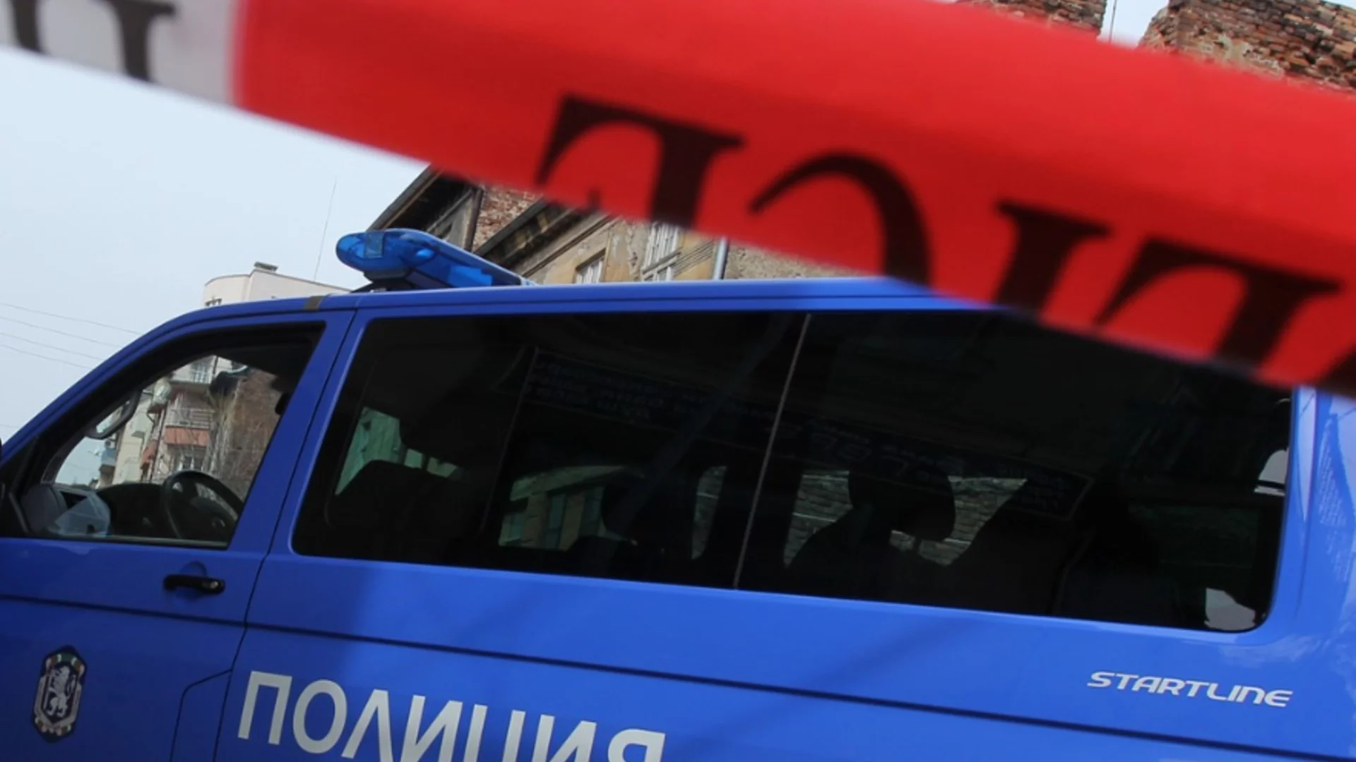 Без смъртен акт: Погребаха мъж в двора на къща 