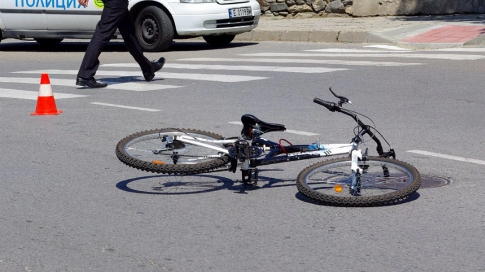 Дете с велосипед се удари челно в камион