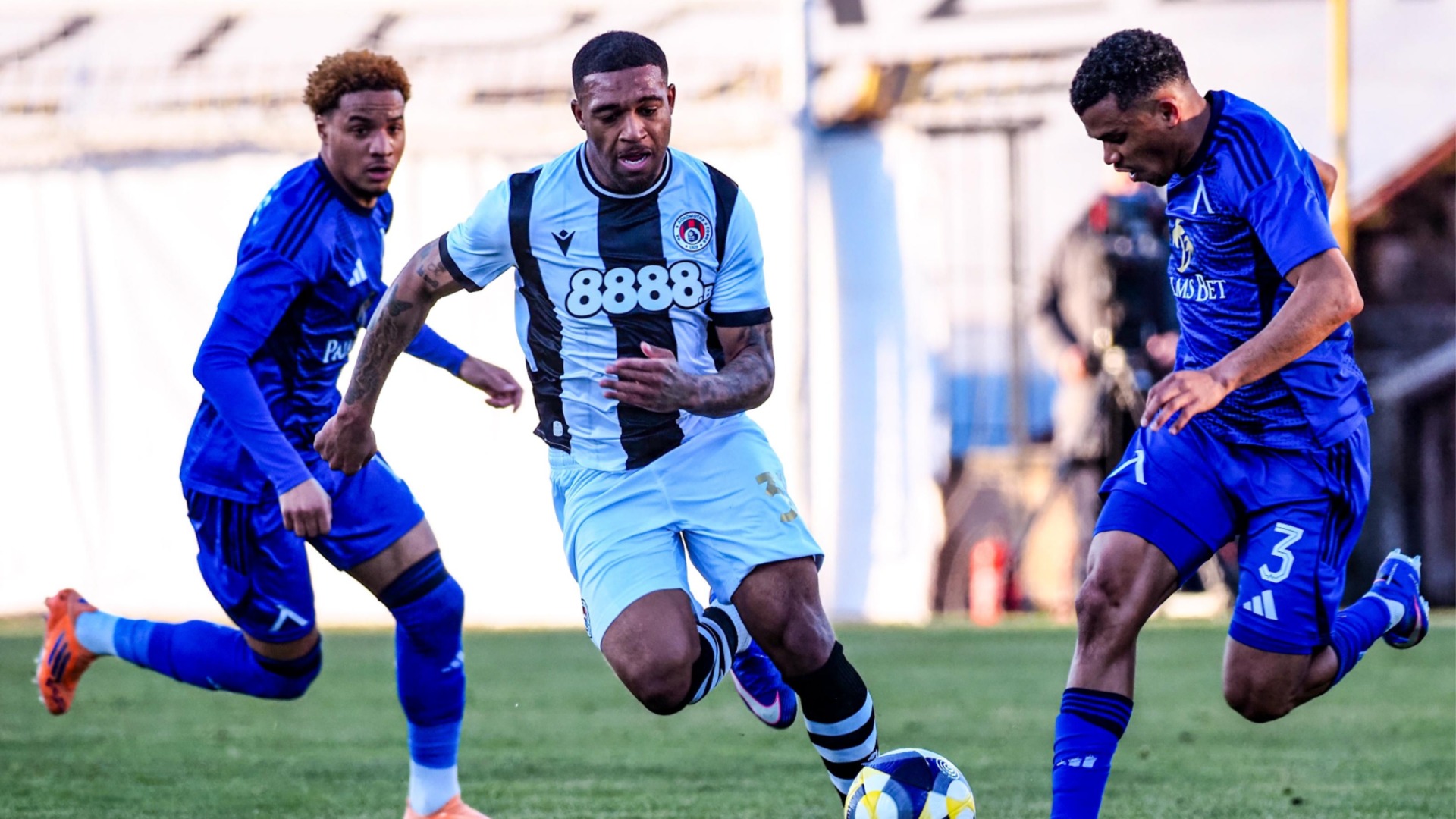 Емблематичен столичен тим с промени по високите етажи на властта! Чака се смяна на треньора