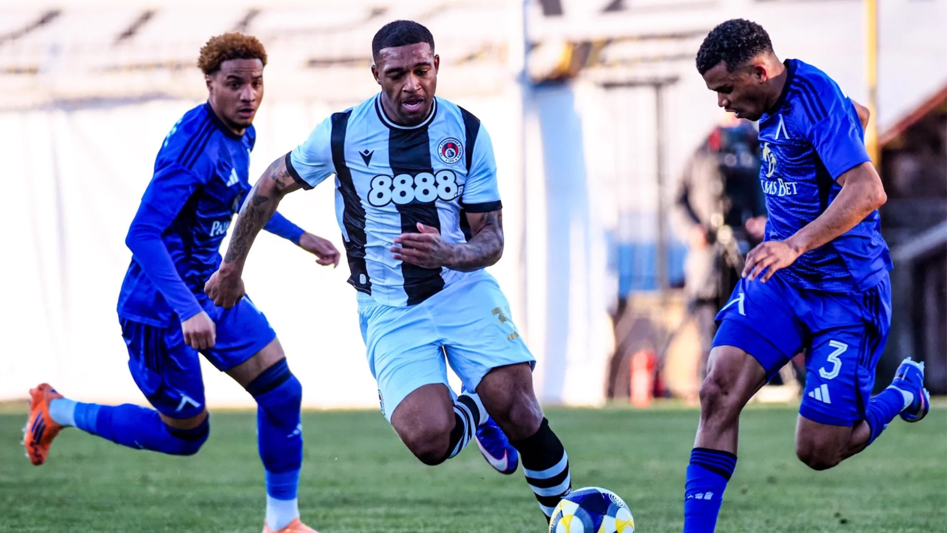 Емблематичен столичен тим с промени по високите етажи на властта! Чака се смяна на треньора