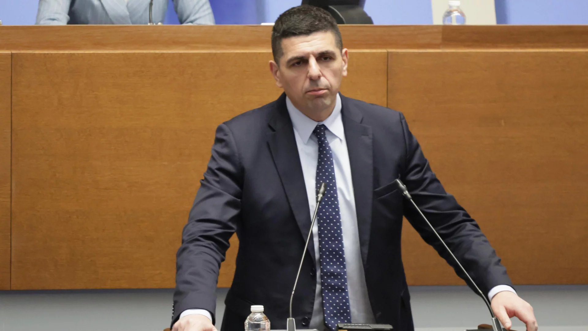 Политиците трябва да разберат, че не трябва да се месят на съдебната власт. Ами разберете го