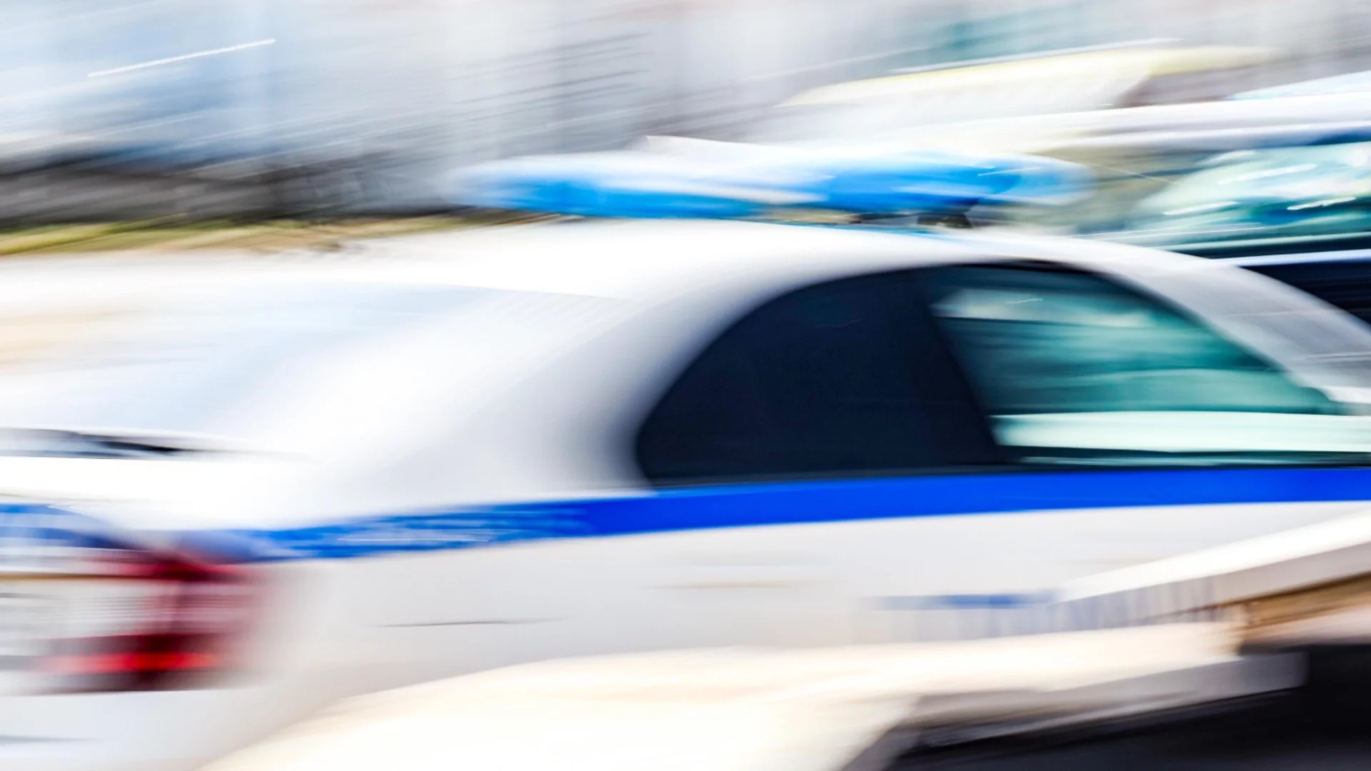 Без книжка и с фалшив номер: Мотоциклетист се блъсна в патрулка