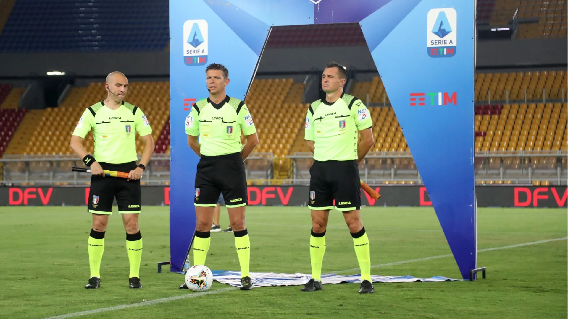 Тайната власт в италианската Серия А: Скандал с кодирани съобщения между съдиите и стаята за ВАР