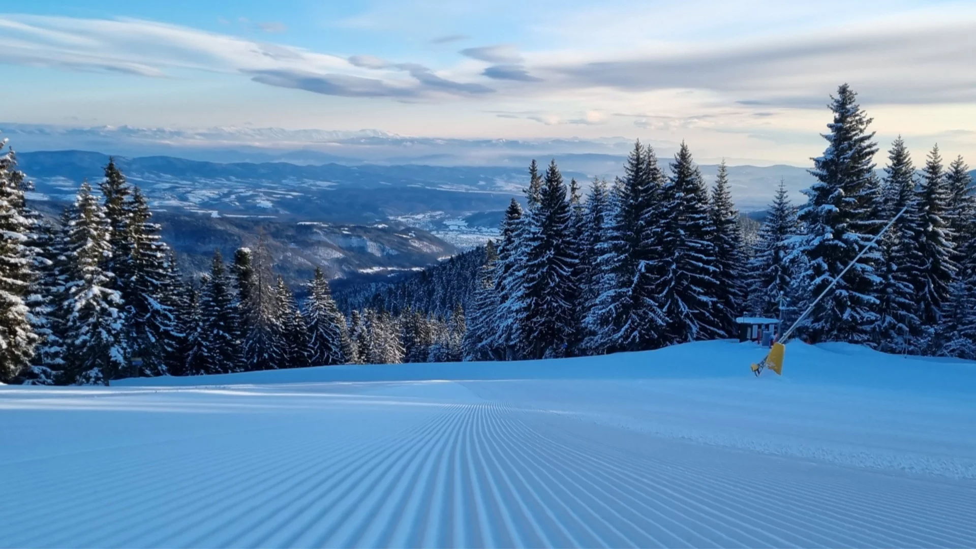 Слънце и умерен вятър в планините: Добри условия за туризъм
