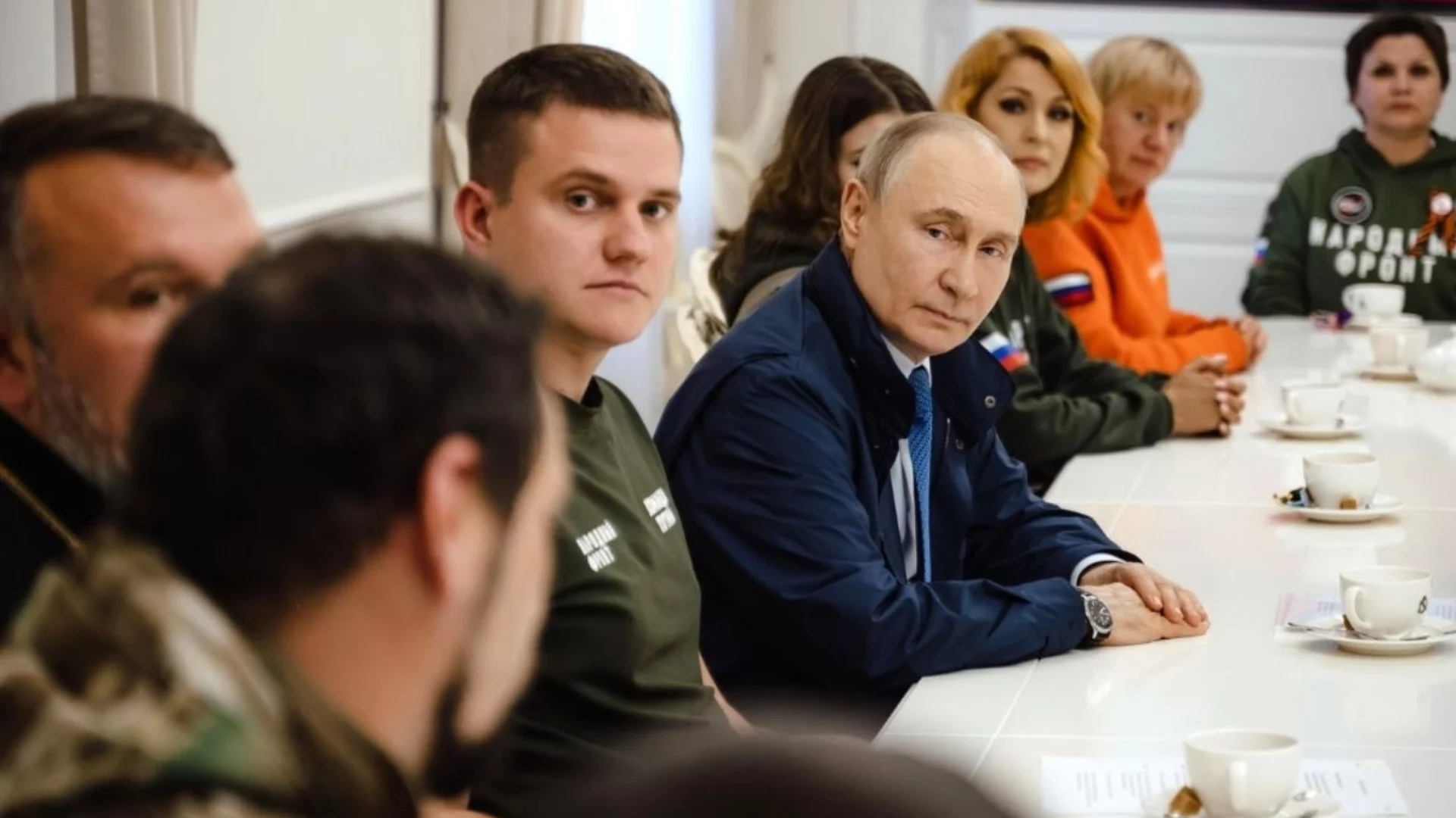 Путин се спасява с крайно оръжие – децата. Кремъл кътка студентите да влизат в армията (ОБЗОР - ВИДЕО)