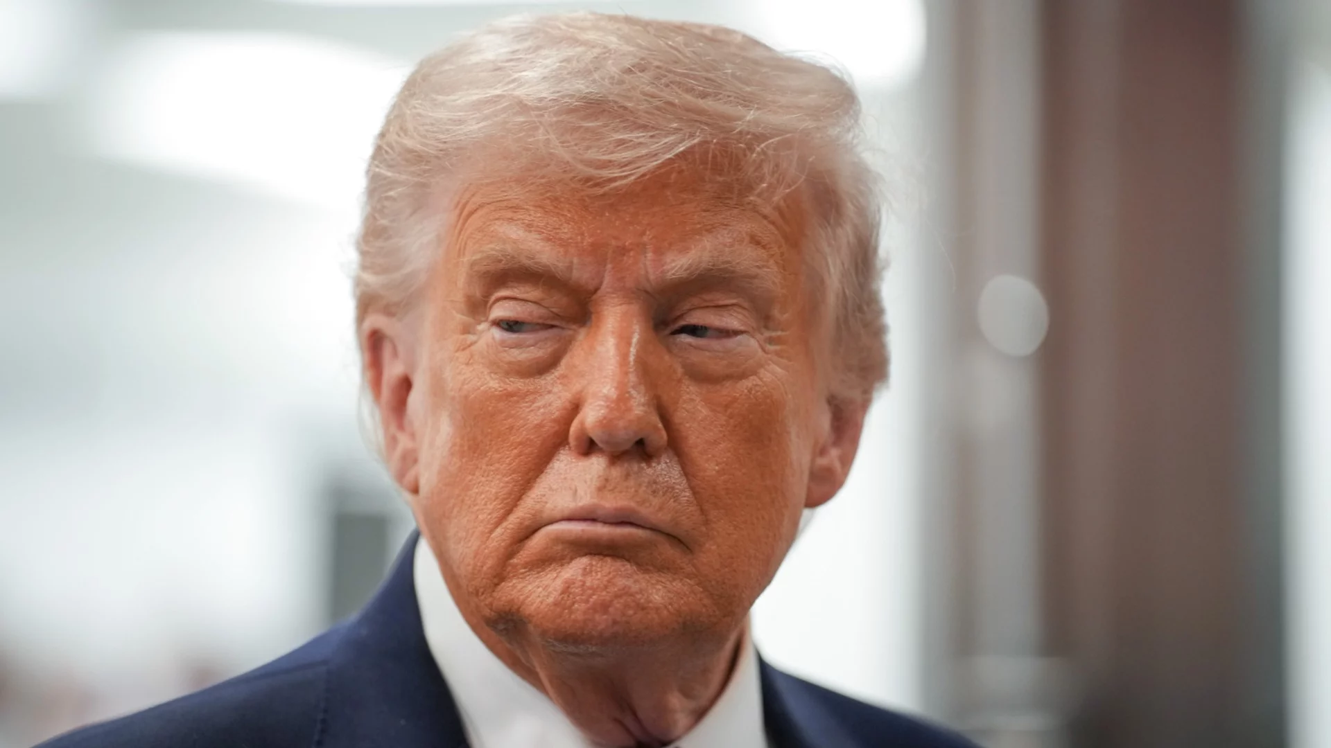 Тръмп: Иран ни се моли отворим Ормузкия проток