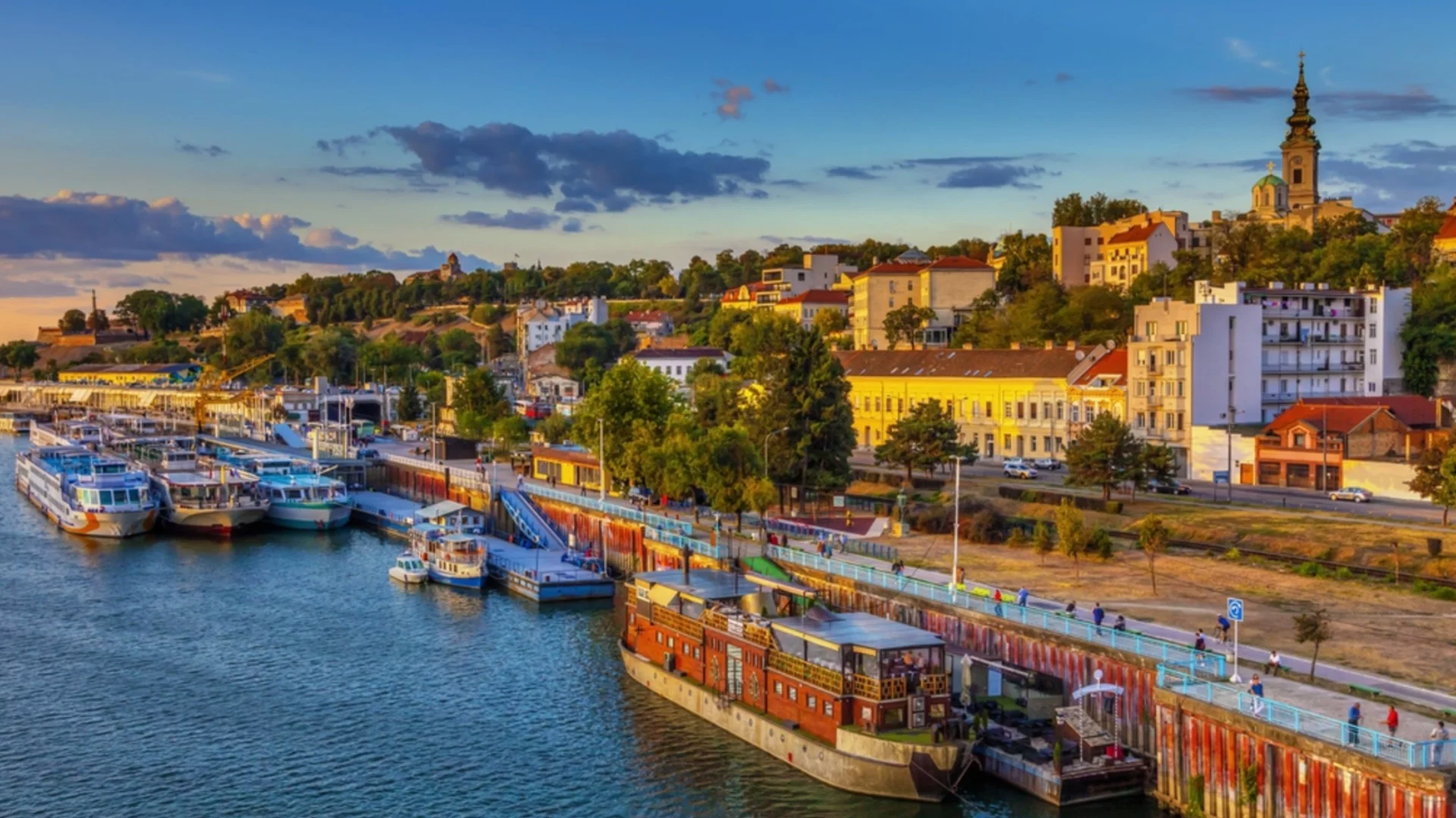 Сърбия предупреди туристите си: Да внимават с палтформа за онлайн резервации