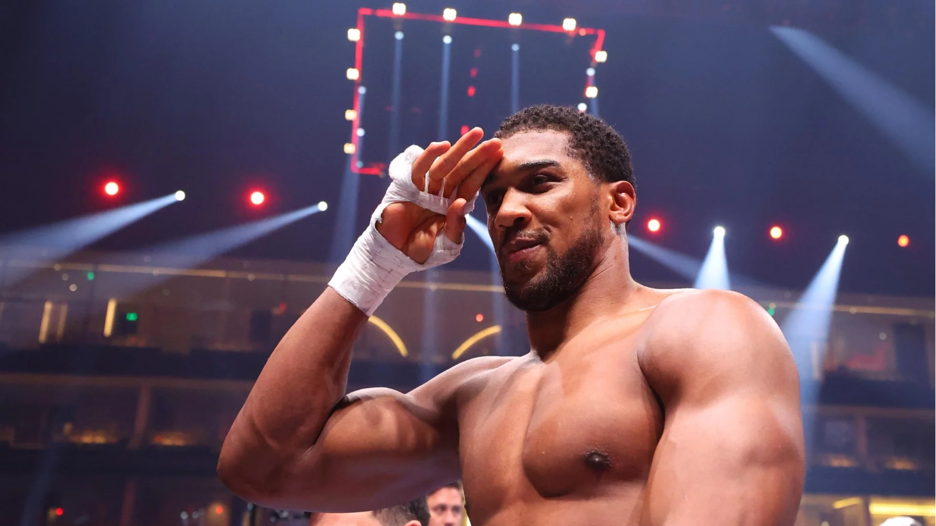 Антъни Джошуа загрява за суперсблъсъка с Тайсън Фюри с мач срещу корав албанец (ВИДЕО)