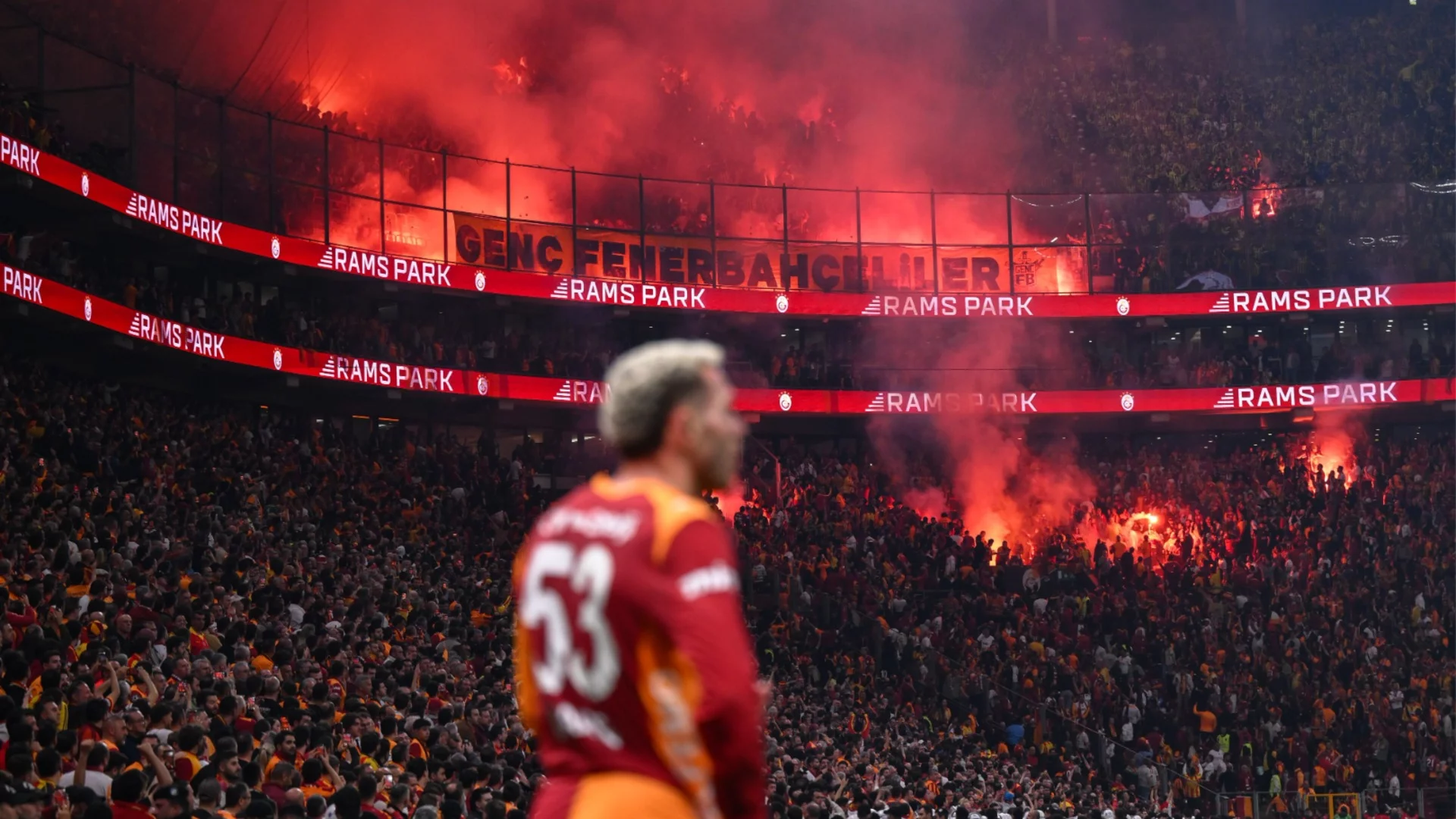 Истанбул гори: Галатасарай детронира Тедеско и докосва титлата