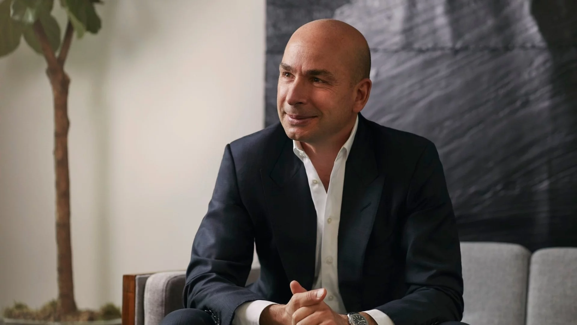 Кой каза на Бостанджиев да купи Левски и прозира ли политическа намеса - бизнесменът разкри кой се е свързал с него