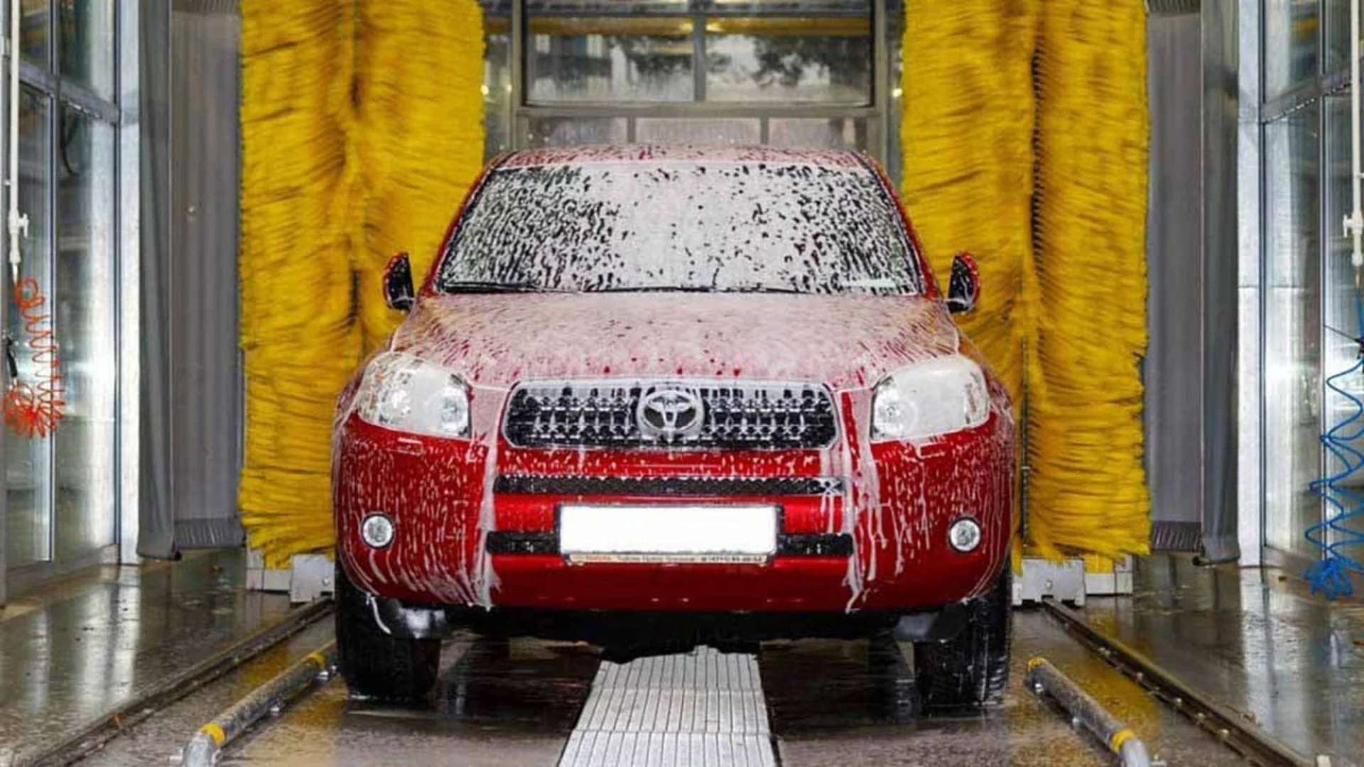 Измиване със студената или топла вода – кое е по-добро за автомобила?