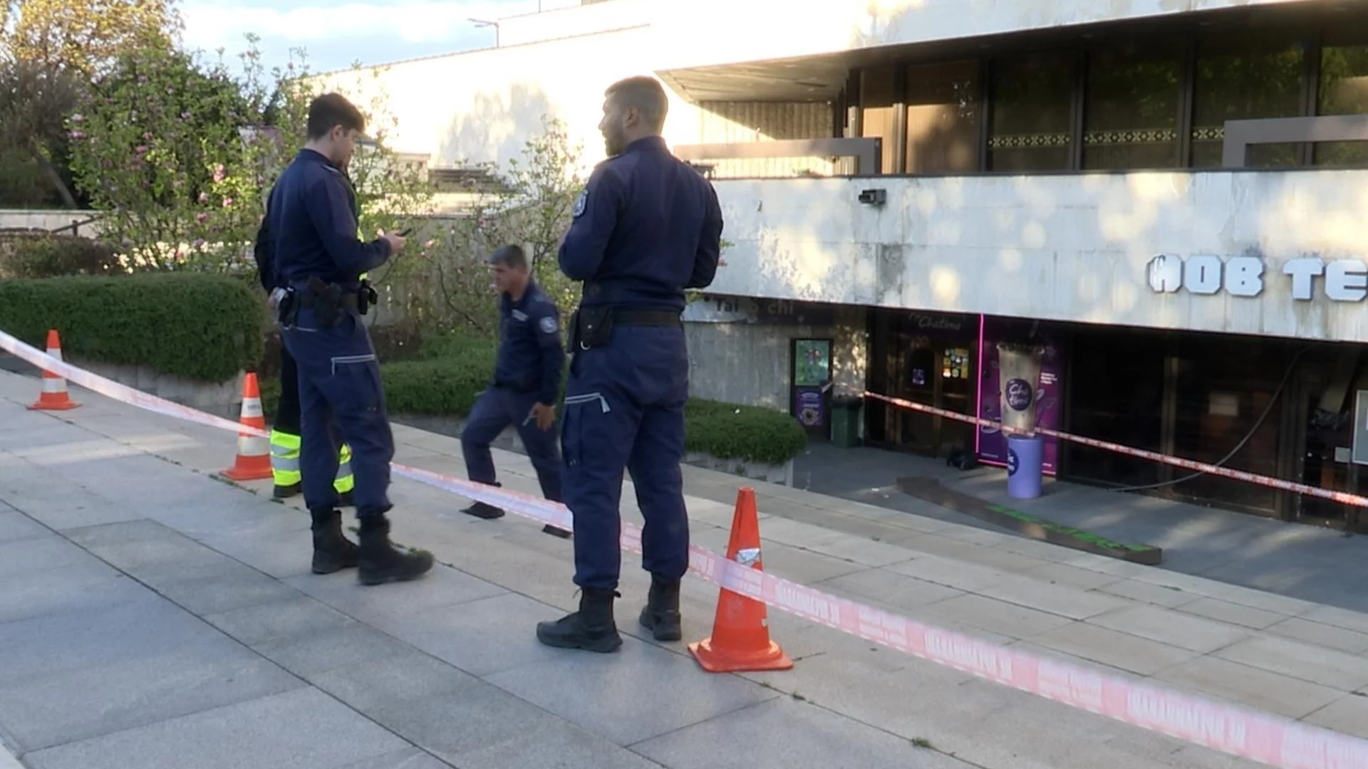 Няма данни за бутане на 14-годишното момче: Прокуратурата проверява парапетите край НДК