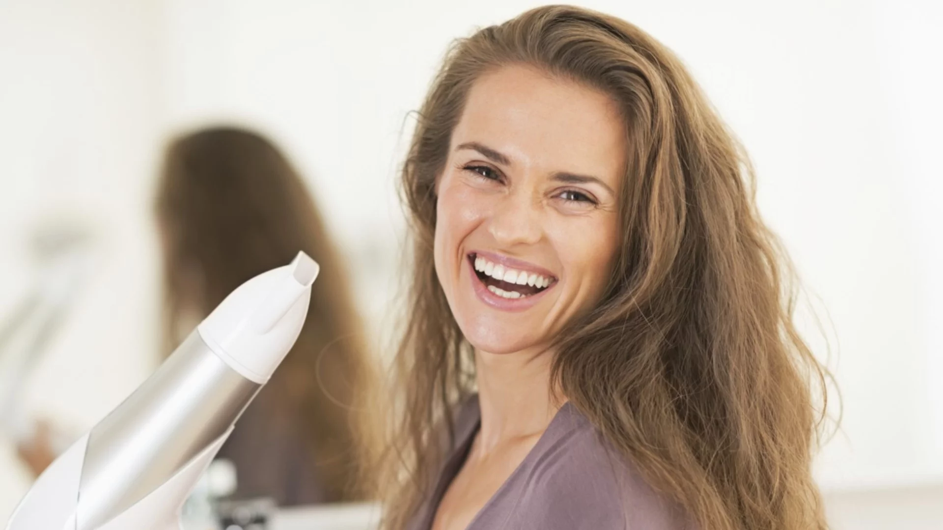 Обратното сушене със сешоар е спасение за тънка коса 