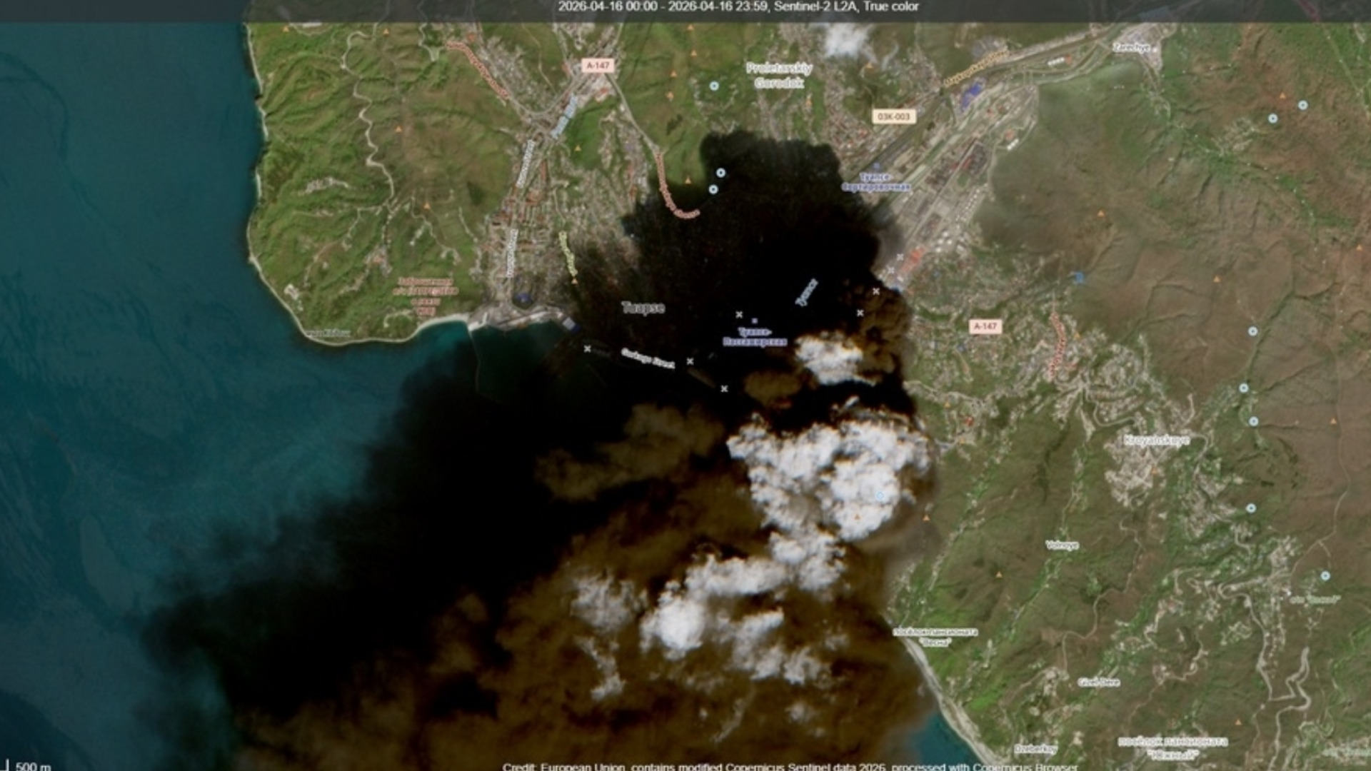 Гняс, чернота и мръсотия: Огромни петролни петна в Черно море при Туапсе (САТЕЛИТНИ СНИМКИ)