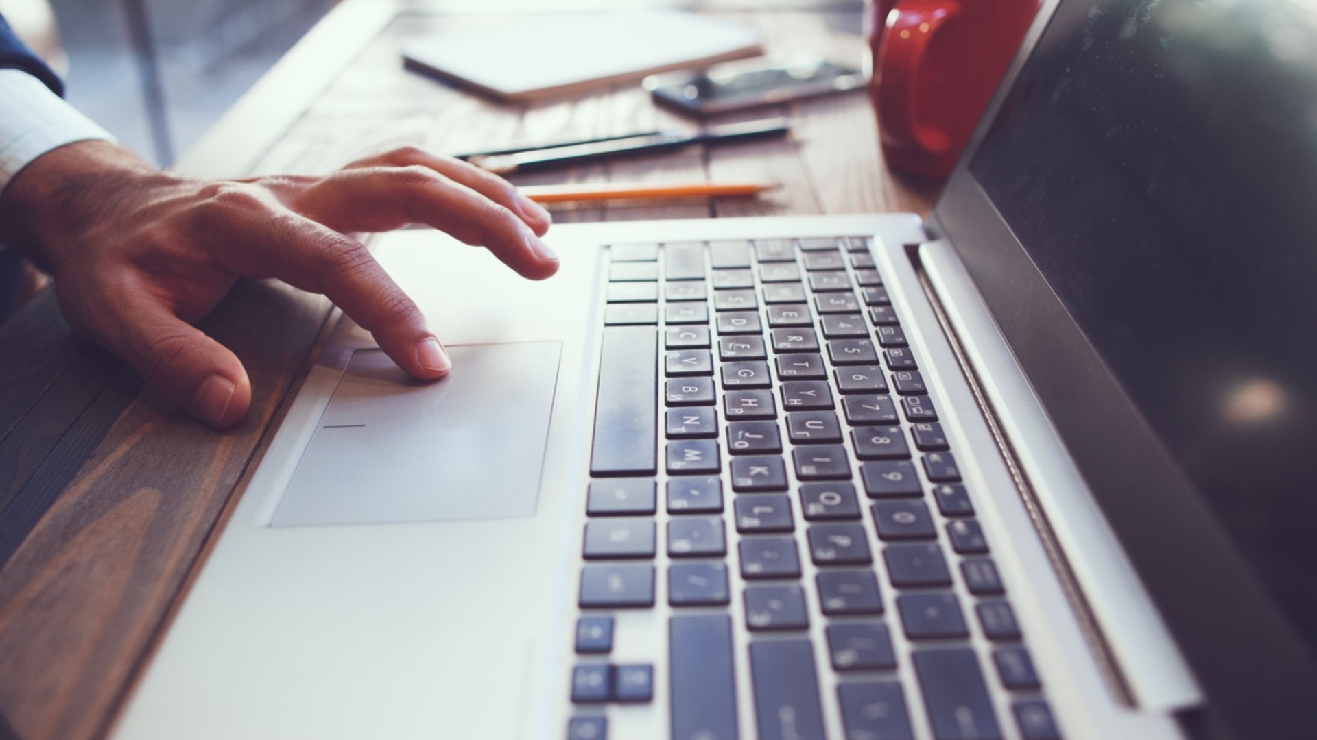 ЕС планира данък върху транзакциите с криптовалути и онлайн хазарта