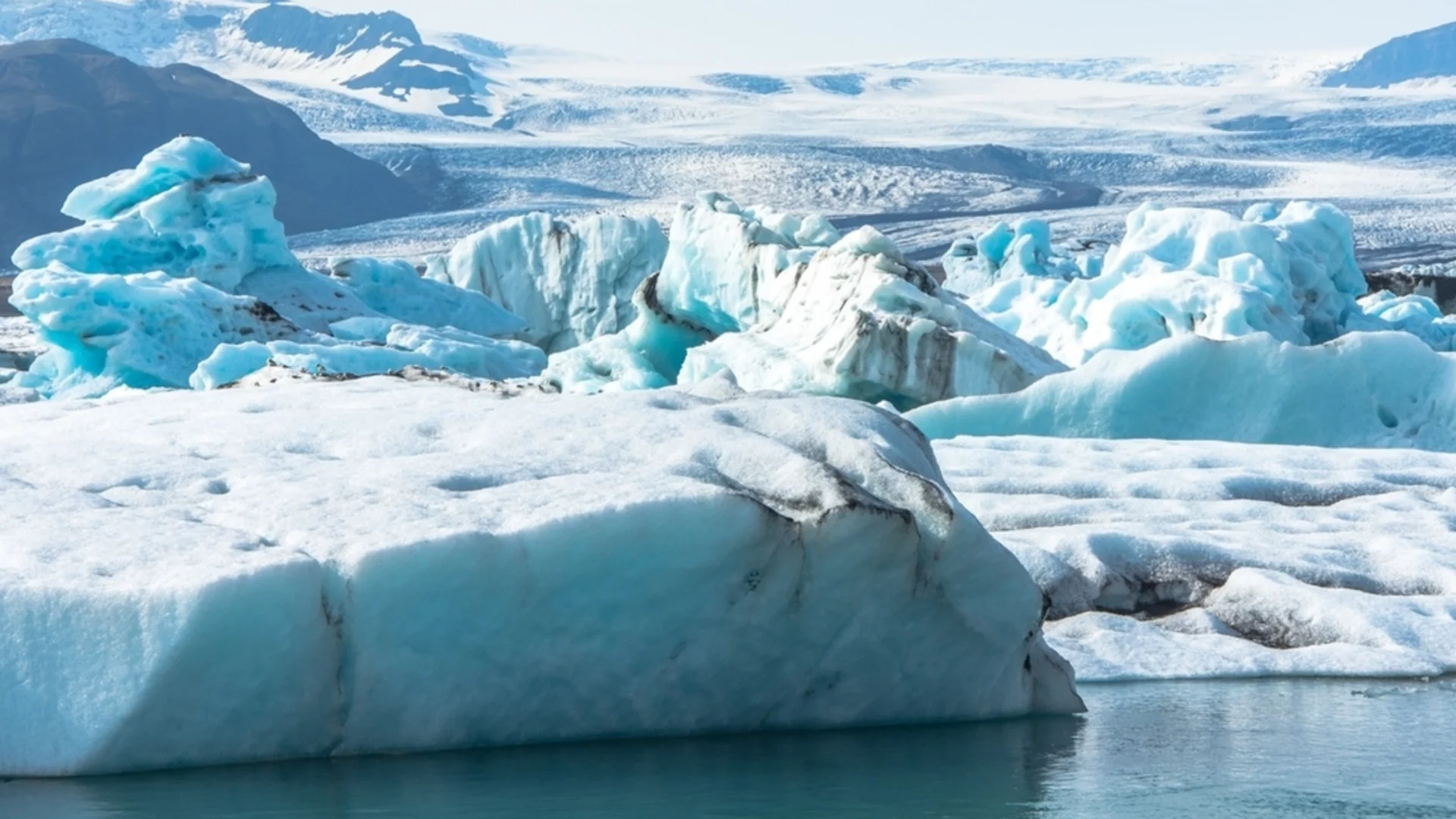 Учени: Нова опасност грози Антарктида