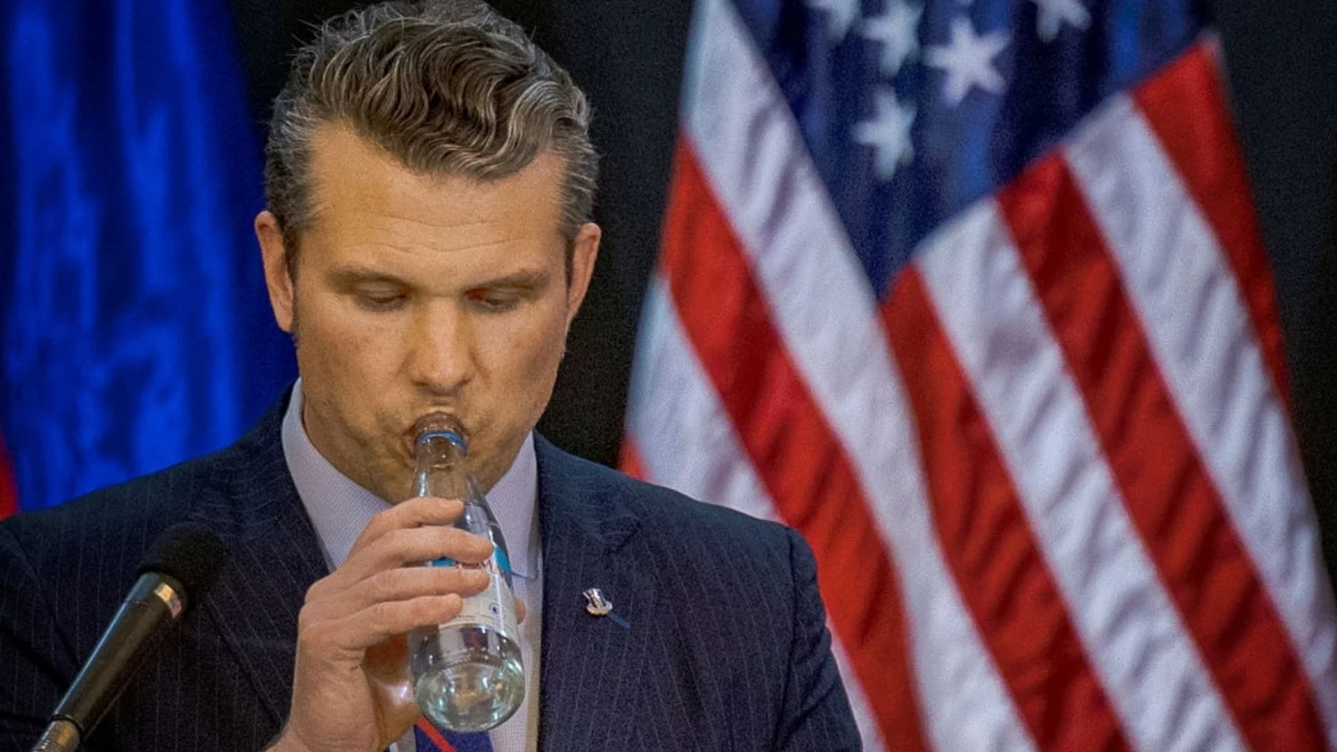 Казахте, че Украйна няма карти - какво пропуснахте? Военният министър на Тръмп се поти в Конгреса (ВИДЕО)