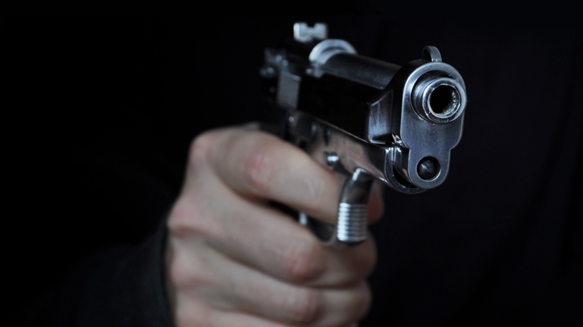 Стрелба на изхода на Хасково, пострадал е мъж