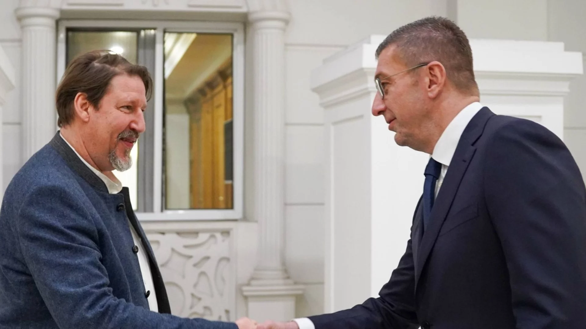 Според аудиторията - Вайц се отрече от думите си пред българска медия: Всъщност Скопие напредва (ВИДЕО)