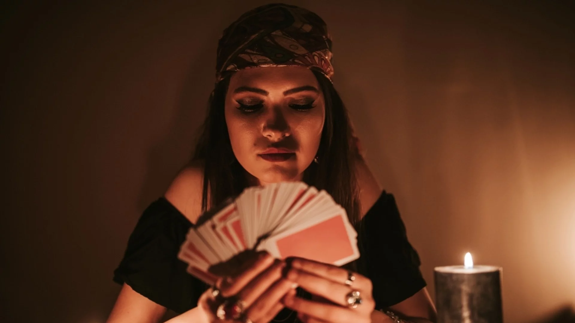 Месечен ТАРО хороскоп за МАЙ 2026