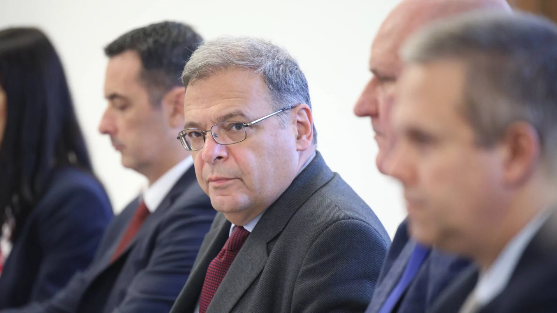 Бивш екоминистър: Директори на ВиК се назначават заради партийна близост