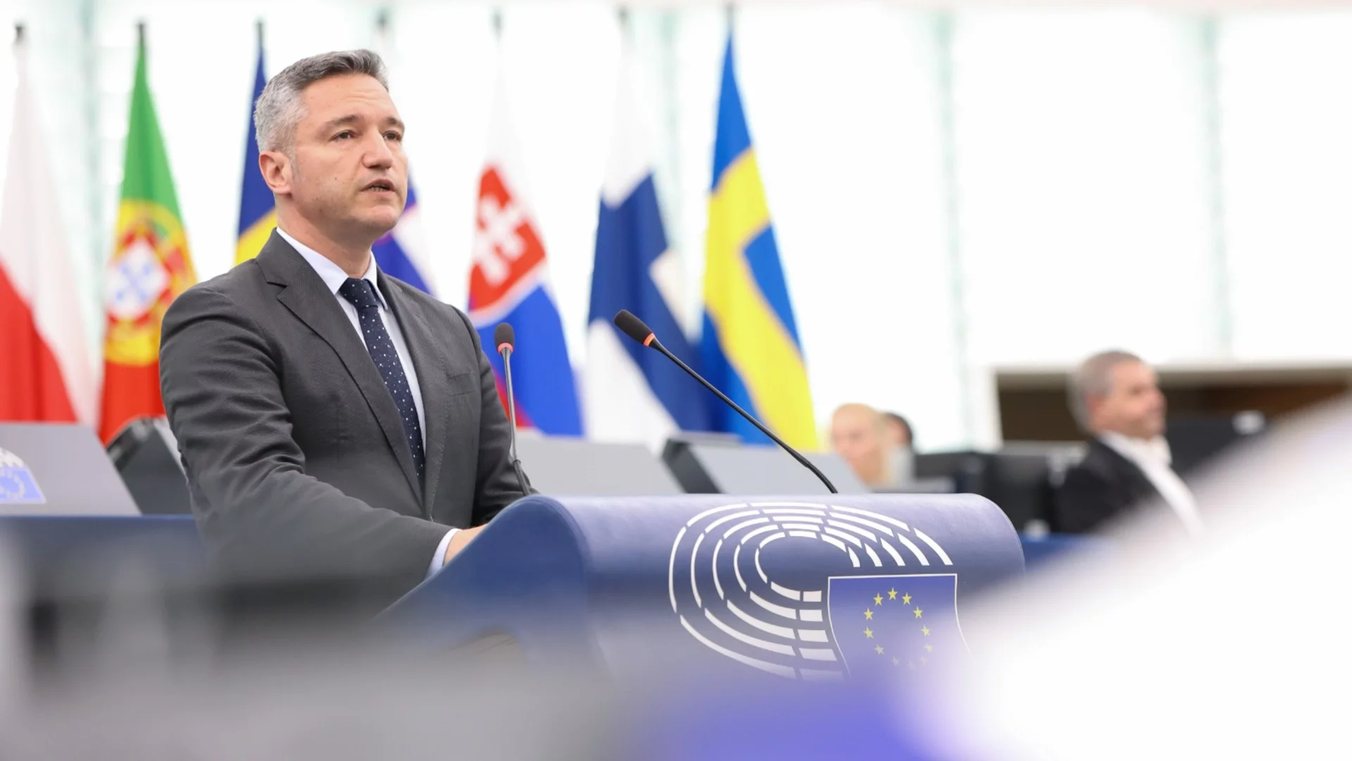 Вигенин: Защитихме българската козметична индустрия без компромиси със здравето на потребителите