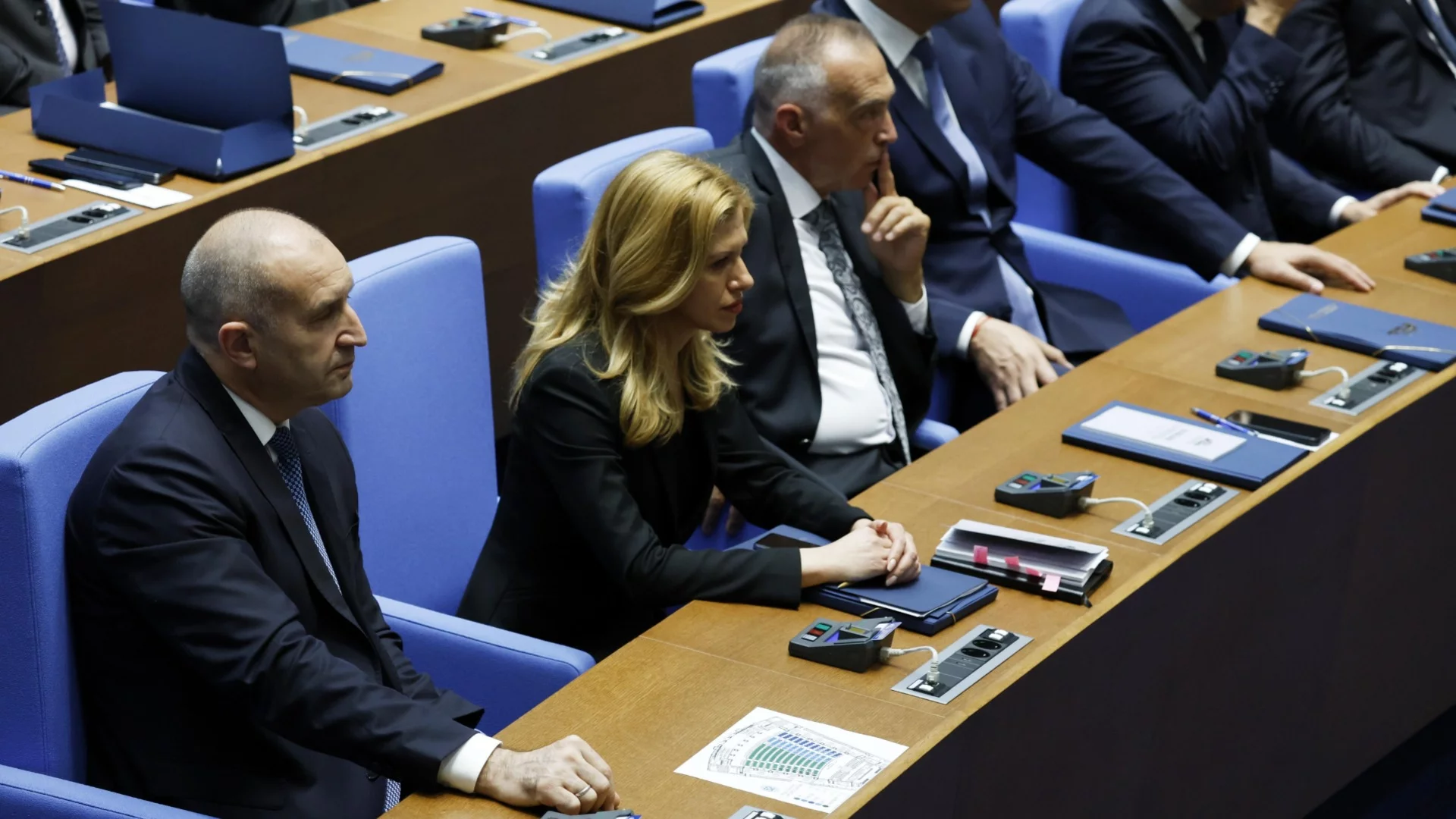 Коя е Михаела Доцова - новият председател на парламента? (СНИМКИ)