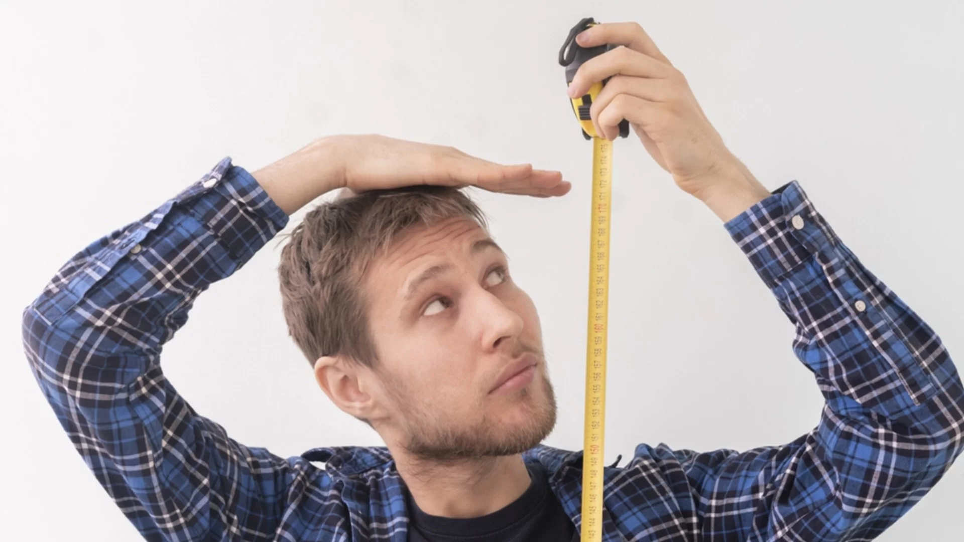 Губим до пет сантиметра височина с възрастта: Кога това е нормално и кога е тревожно?