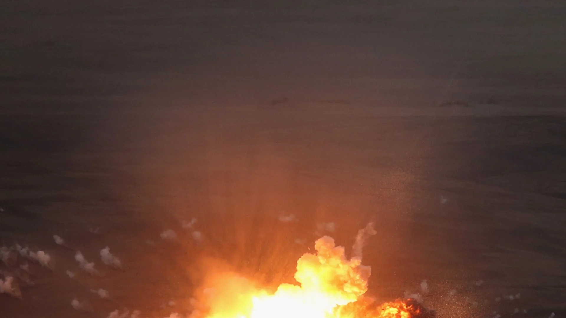 Украйна подпали руски завод за авиобомби, Русия порази детска градина и училище в Одеса (ВИДЕО)