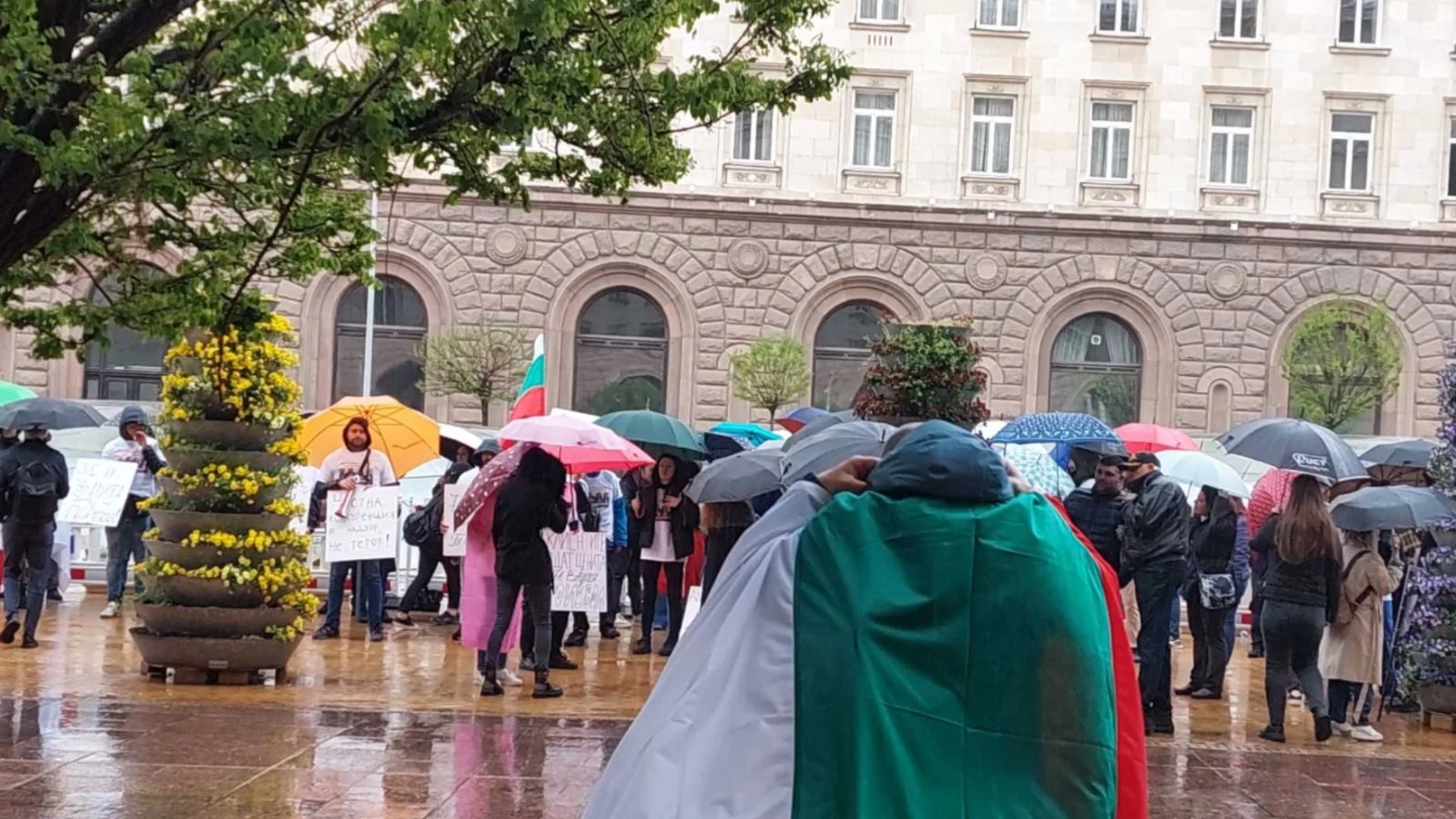 Транспортният бранш и "ДаллБог" на протест искат оставката на КФН