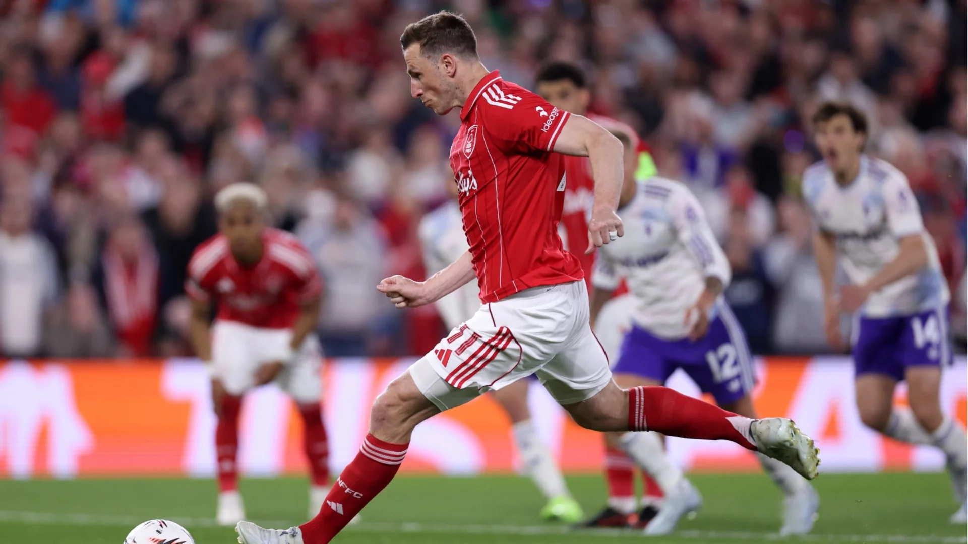 Спорна дузпа раздели Нотингам Форест и Астън Вила, Брага и Фрайбург не излъчиха победител в Лига европа