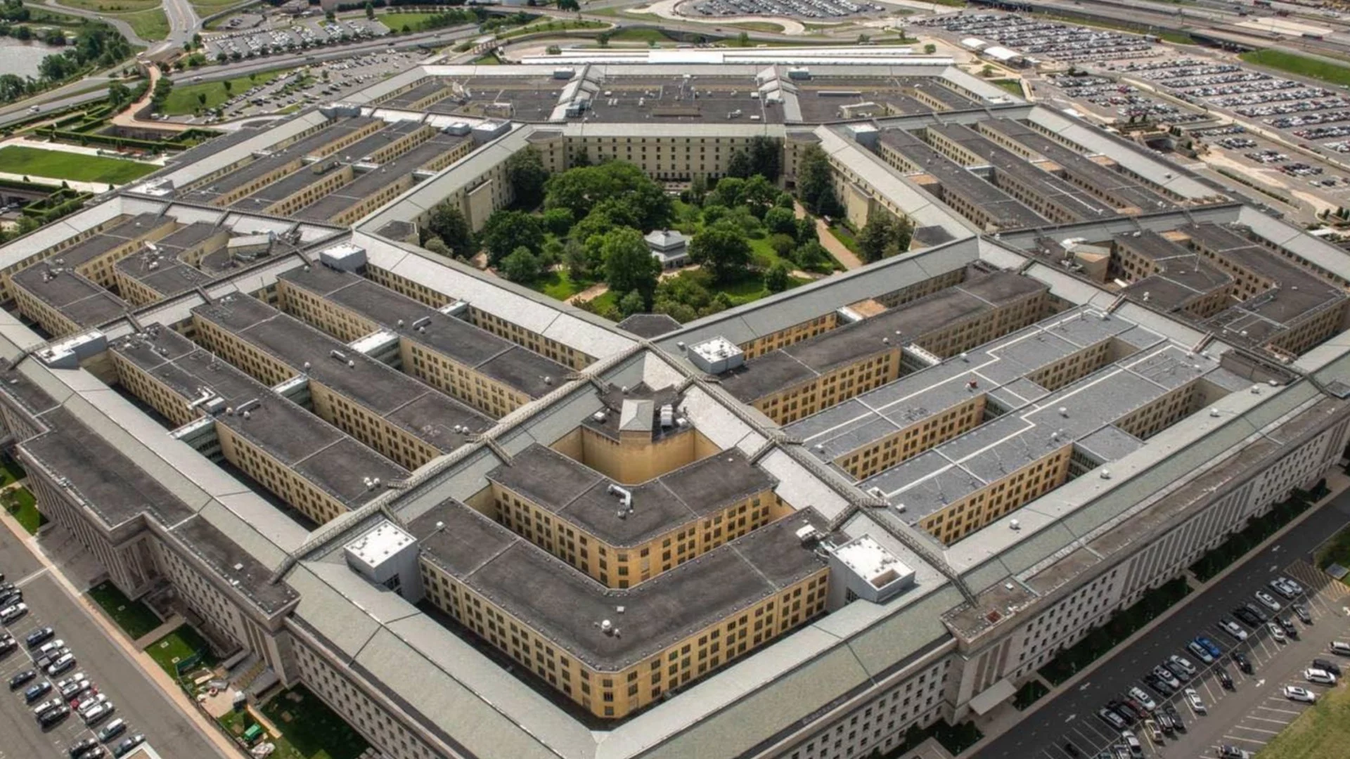 Сметката на САЩ за войната в Иран набъбна двойно