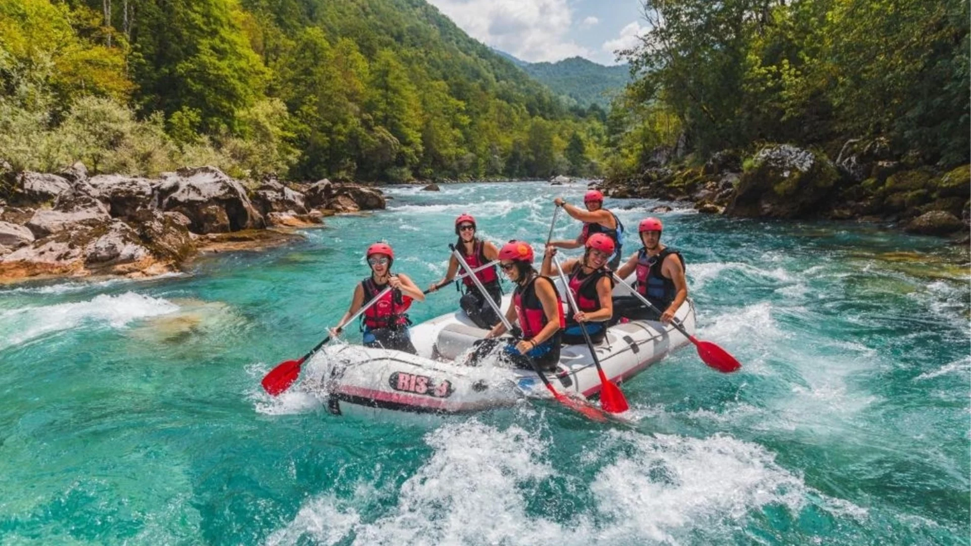 Вълнуващи рафтинг преживявания с Рафтинг център Дрина Тара