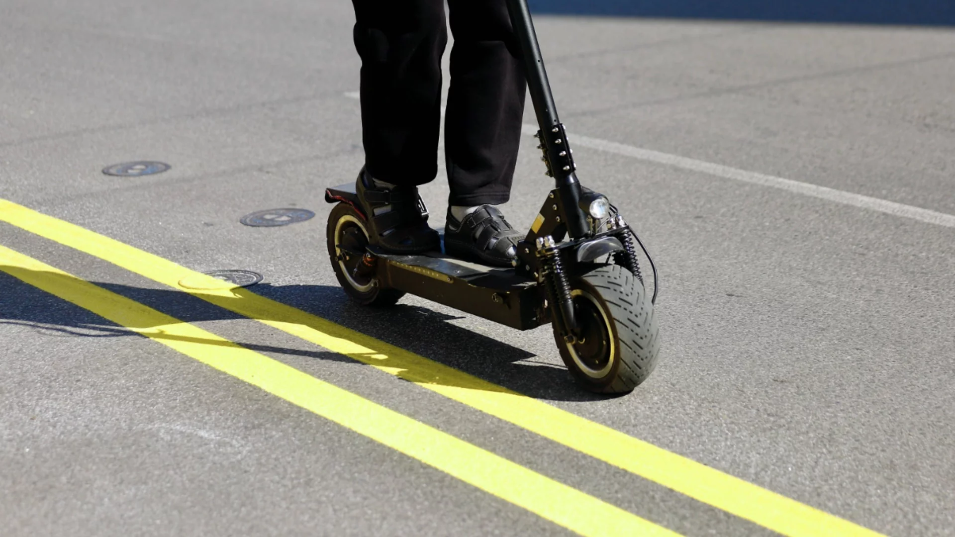 Катастрофа между автобус и тротинетка в София