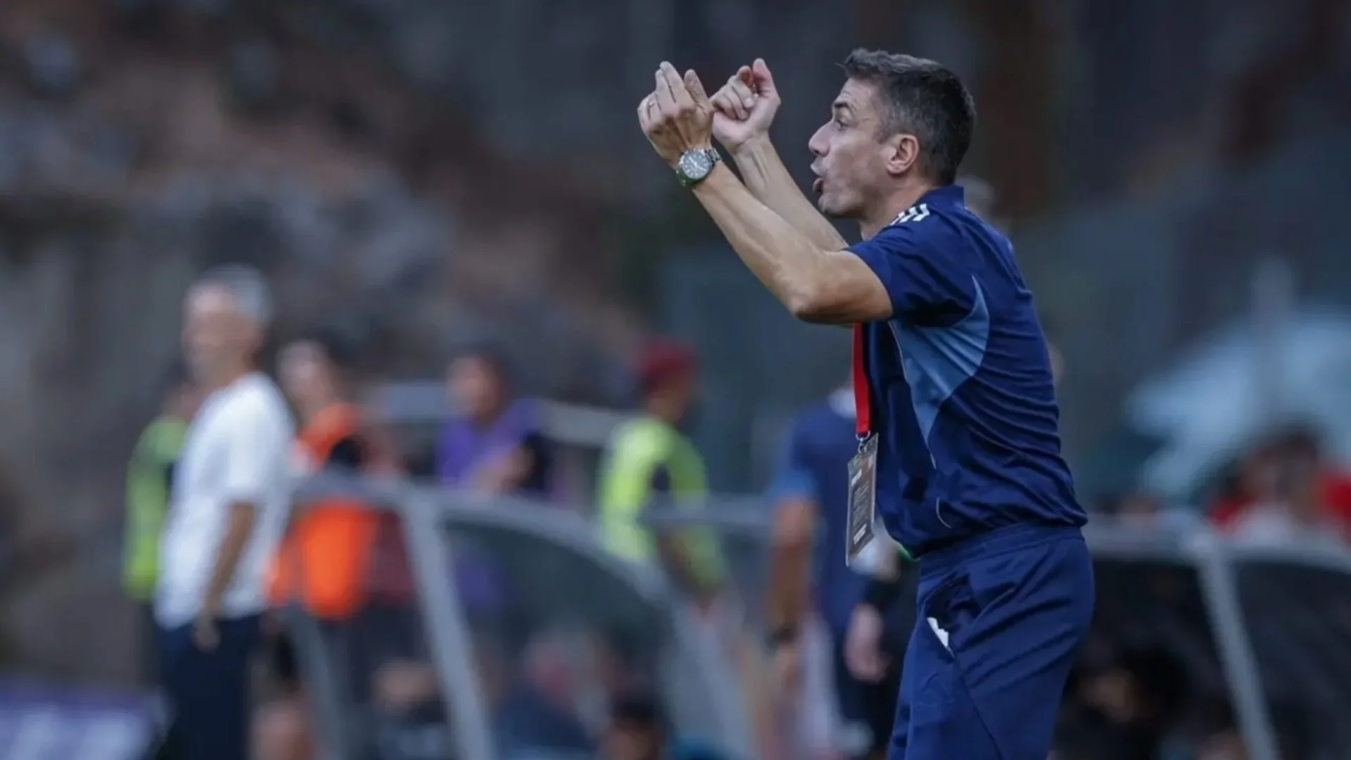Дон Хулио: Благодаря, благодаря, благодаря – за мен е гордост да съм треньор на Левски! (ВИДЕО)