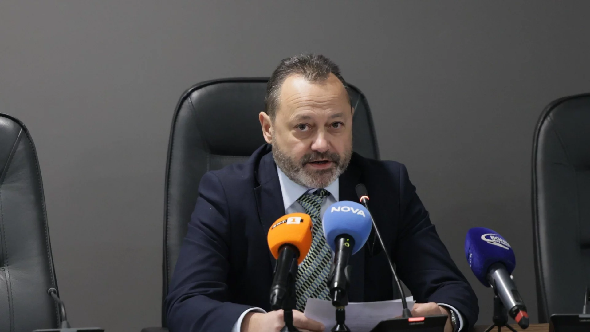 В капана на свлачището: Министър Найденов със стряскащ срок за възстановяване на пътя Смолян-Пампорово