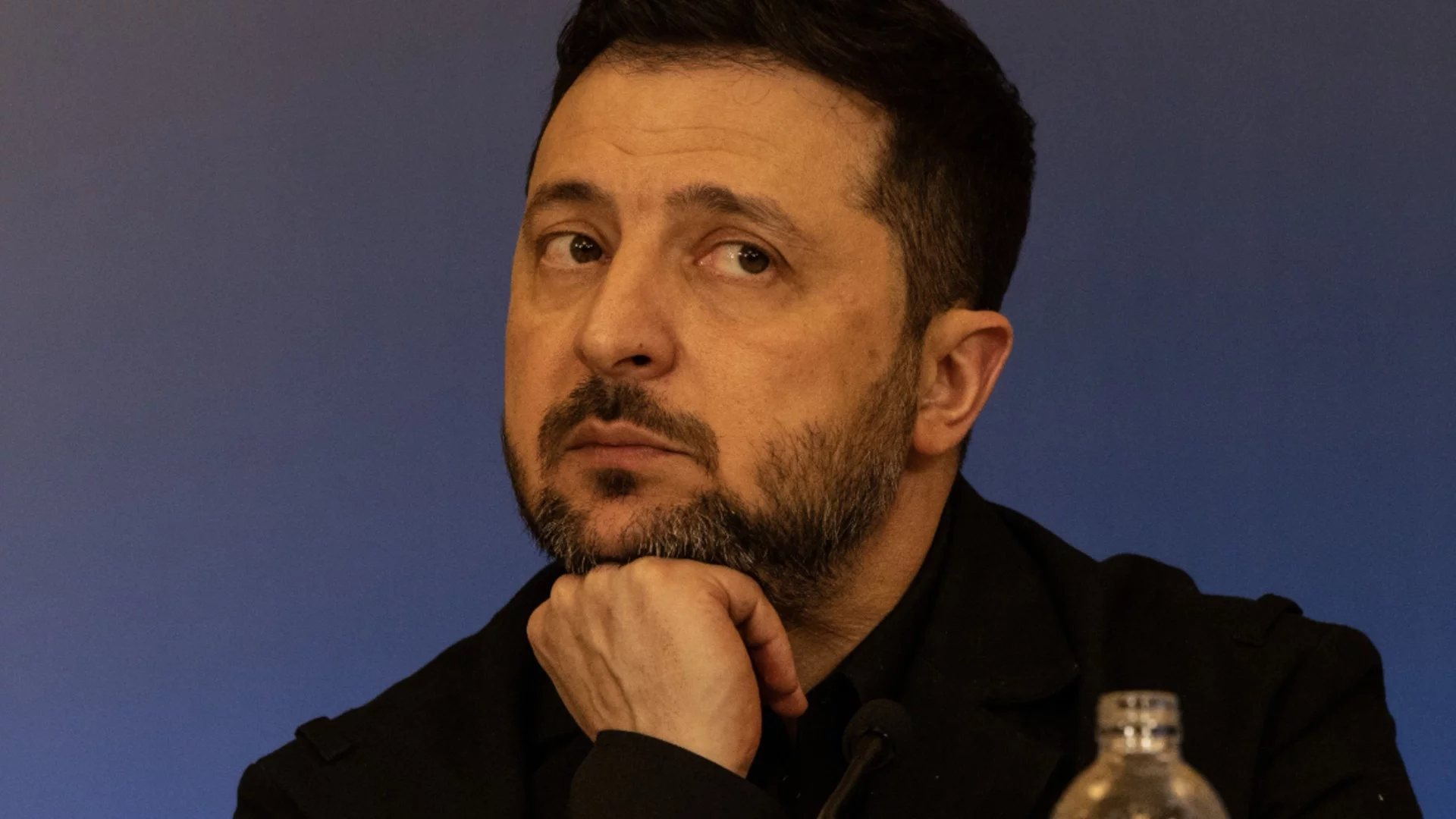 Зеленски в Ереван: Европа трябва задължително да е на масата за преговори с Русия