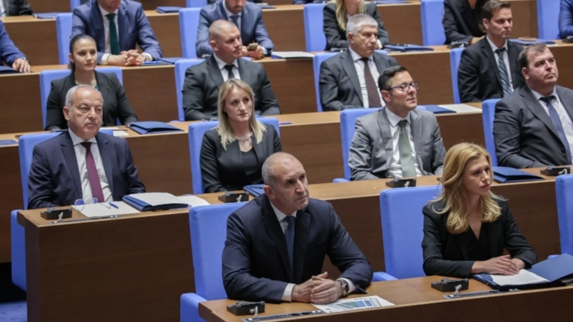 "ГЕРБ и ДПС ще дебнат, ПП и ДБ ще се борят за симпатиите на Радев": Журналист с прогноза за процесите в парламента