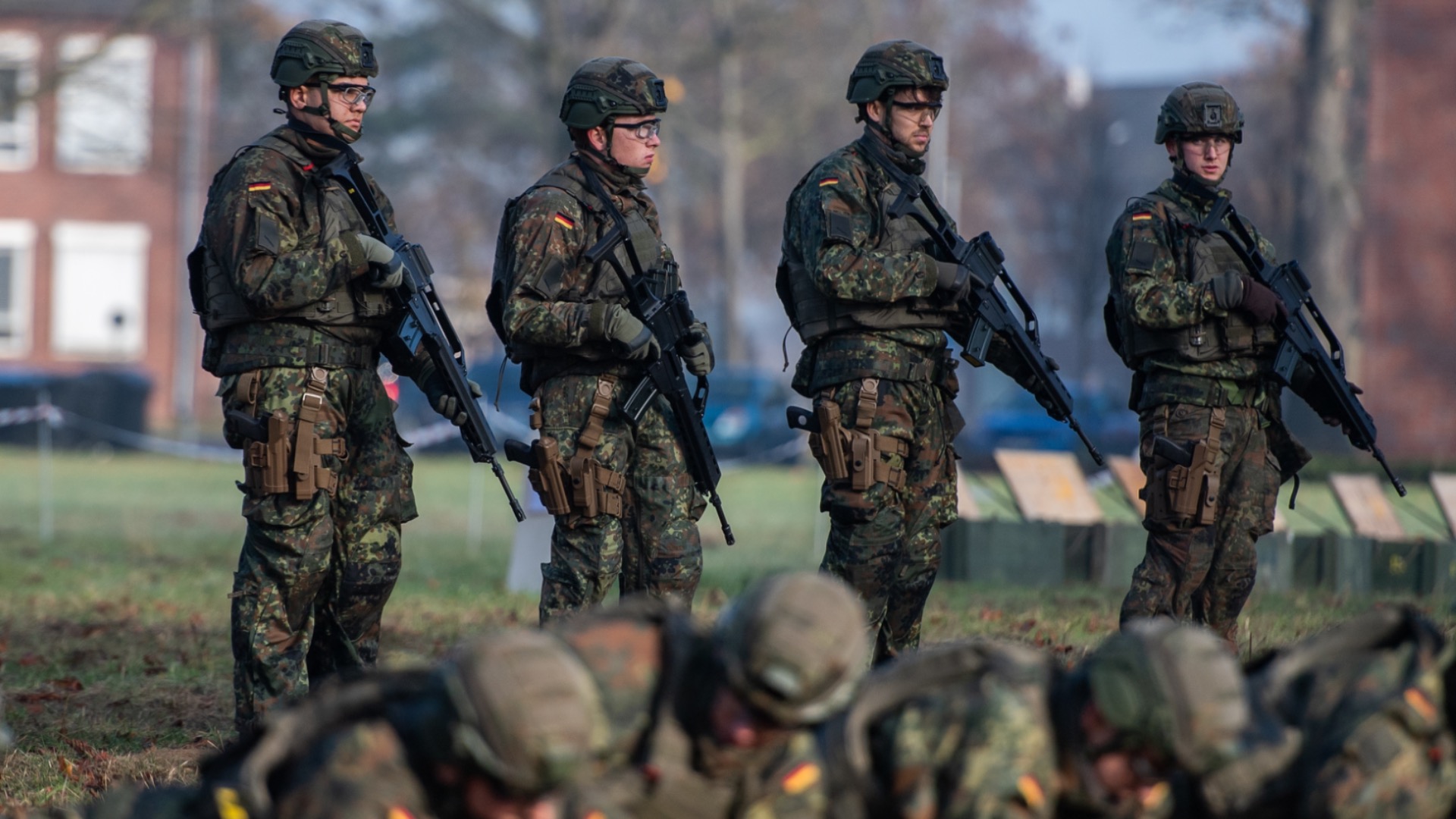 Къде отидоха 111 милиарда? Берлин без отговор за военните разходи