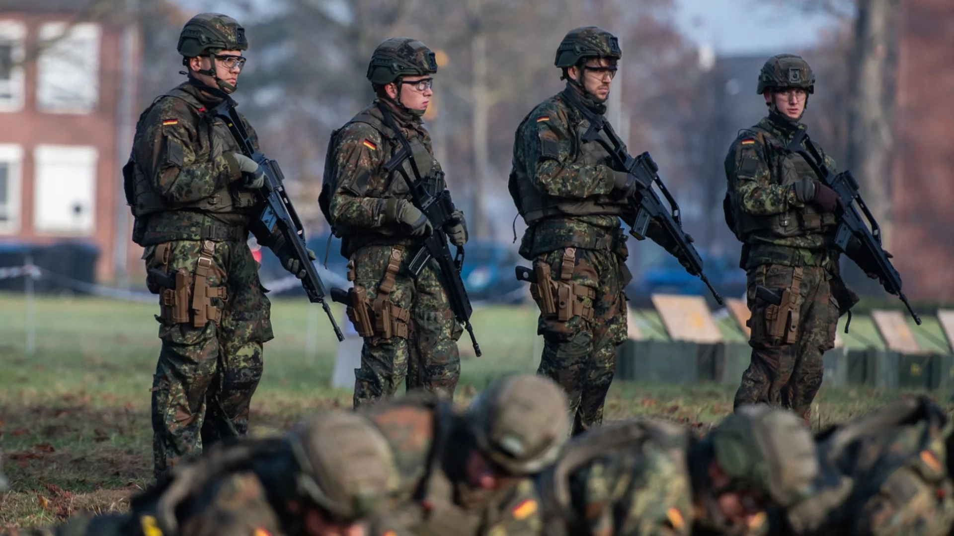 Къде отидоха 111 милиарда? Берлин без отговор за военните разходи