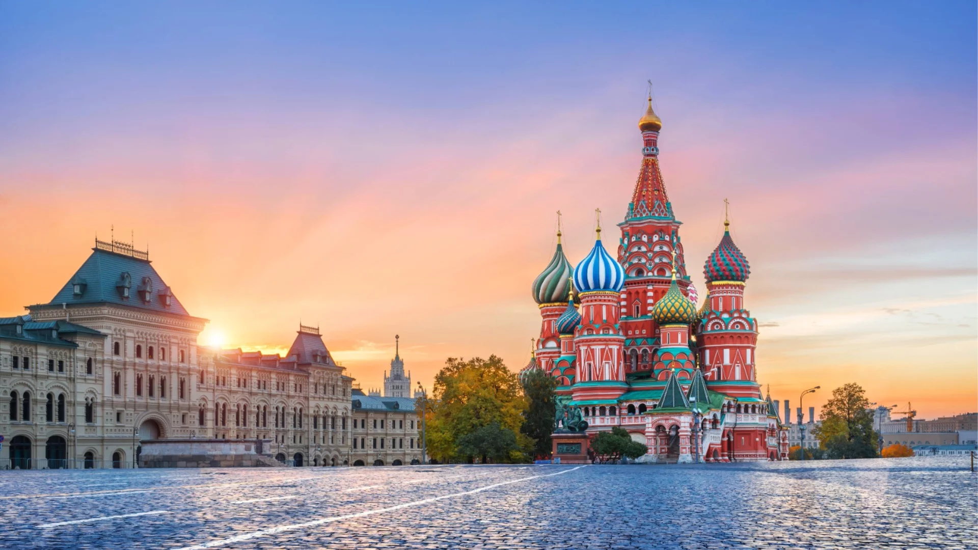 Кой и защо разпространява слухове за преврат в Русия: Анализ на британски професор